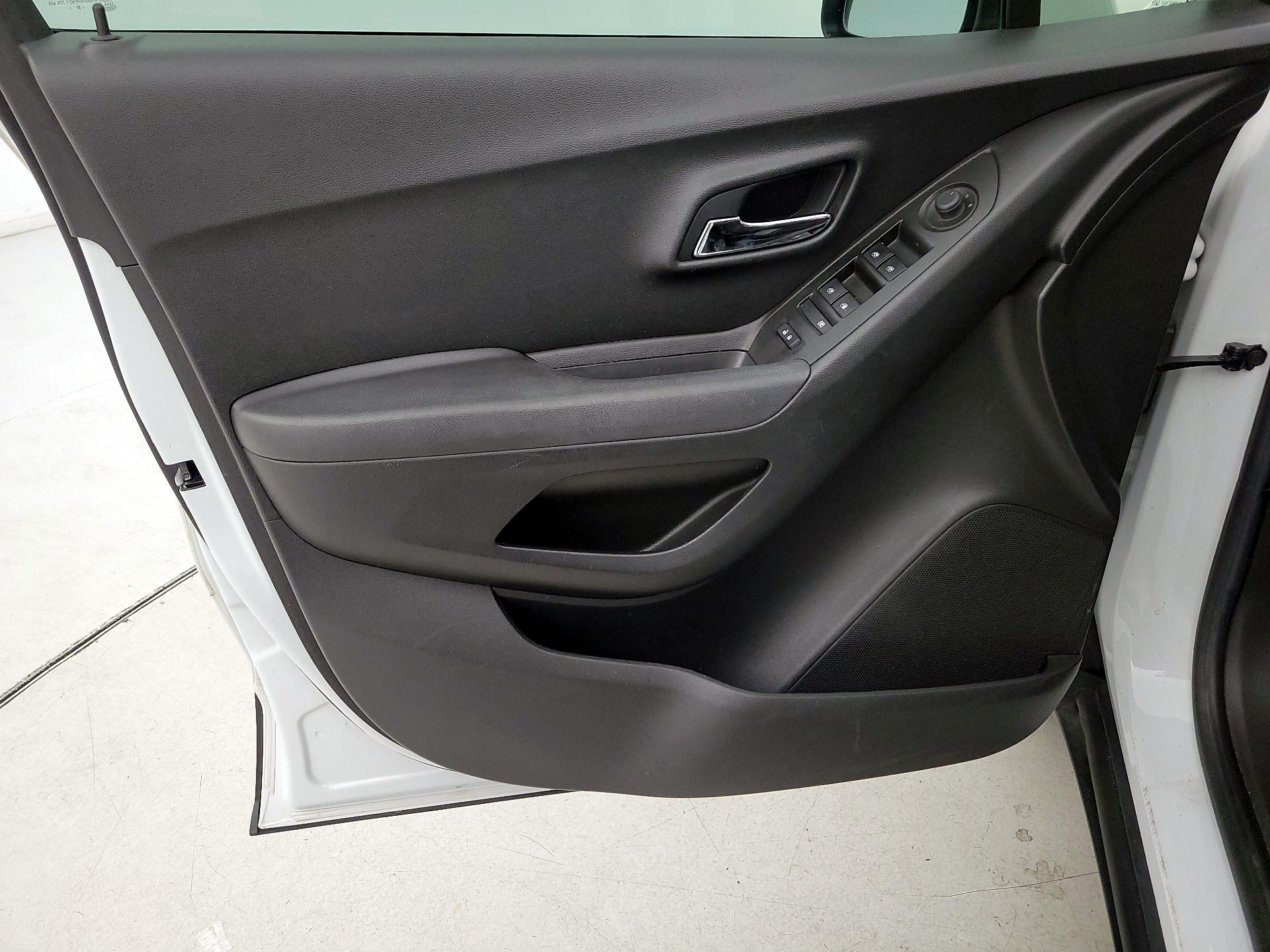 Thumbnail: 2020 Chevrolet Trax - 12