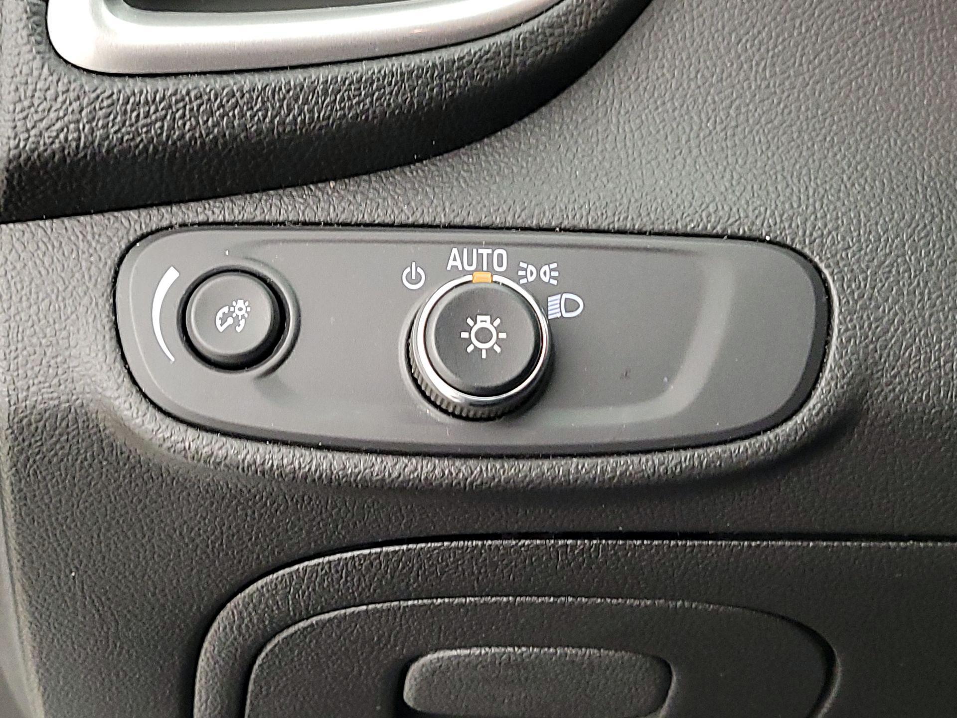 Thumbnail: 2020 Chevrolet Trax - 13