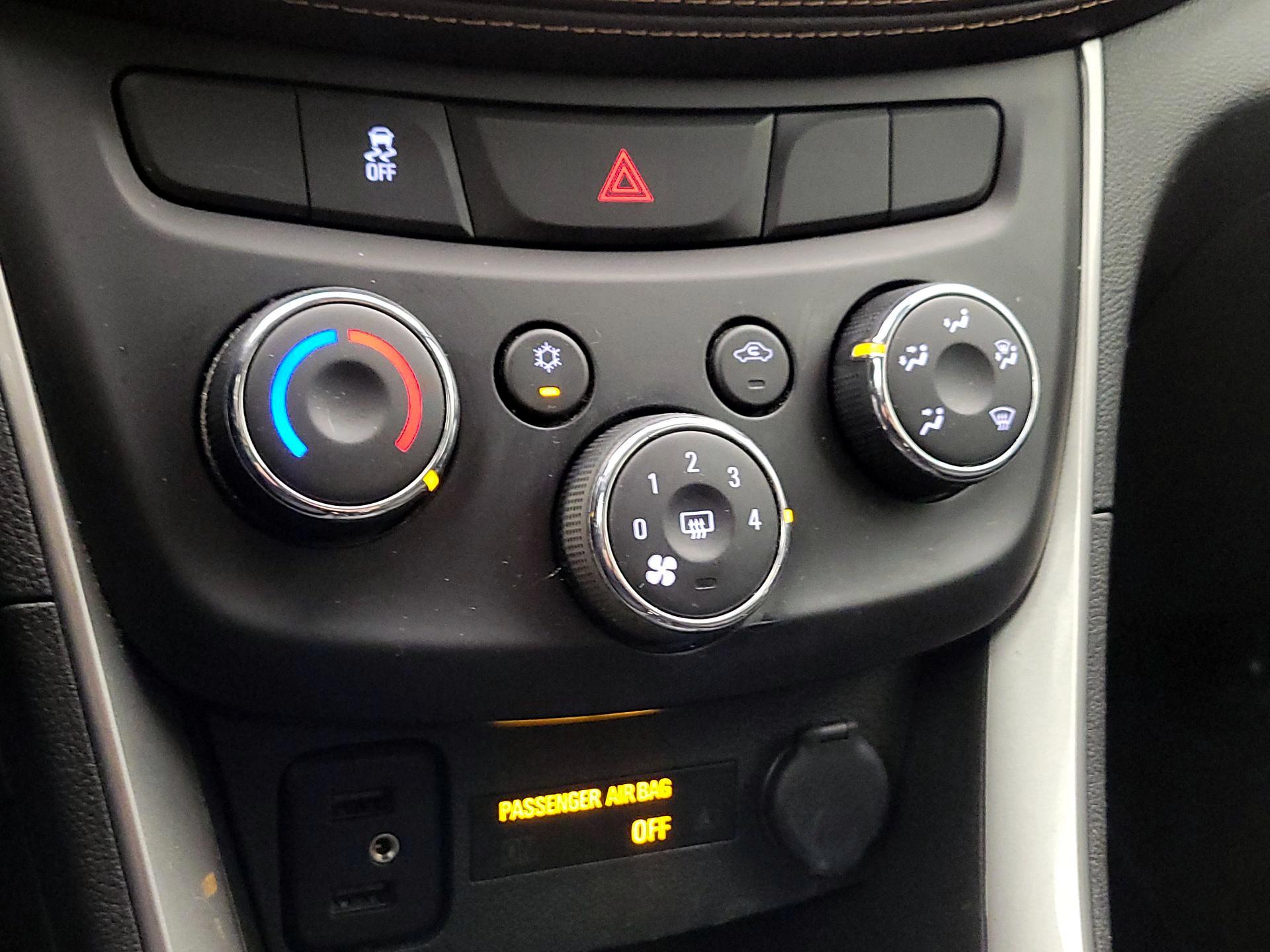 Thumbnail: 2020 Chevrolet Trax - 16