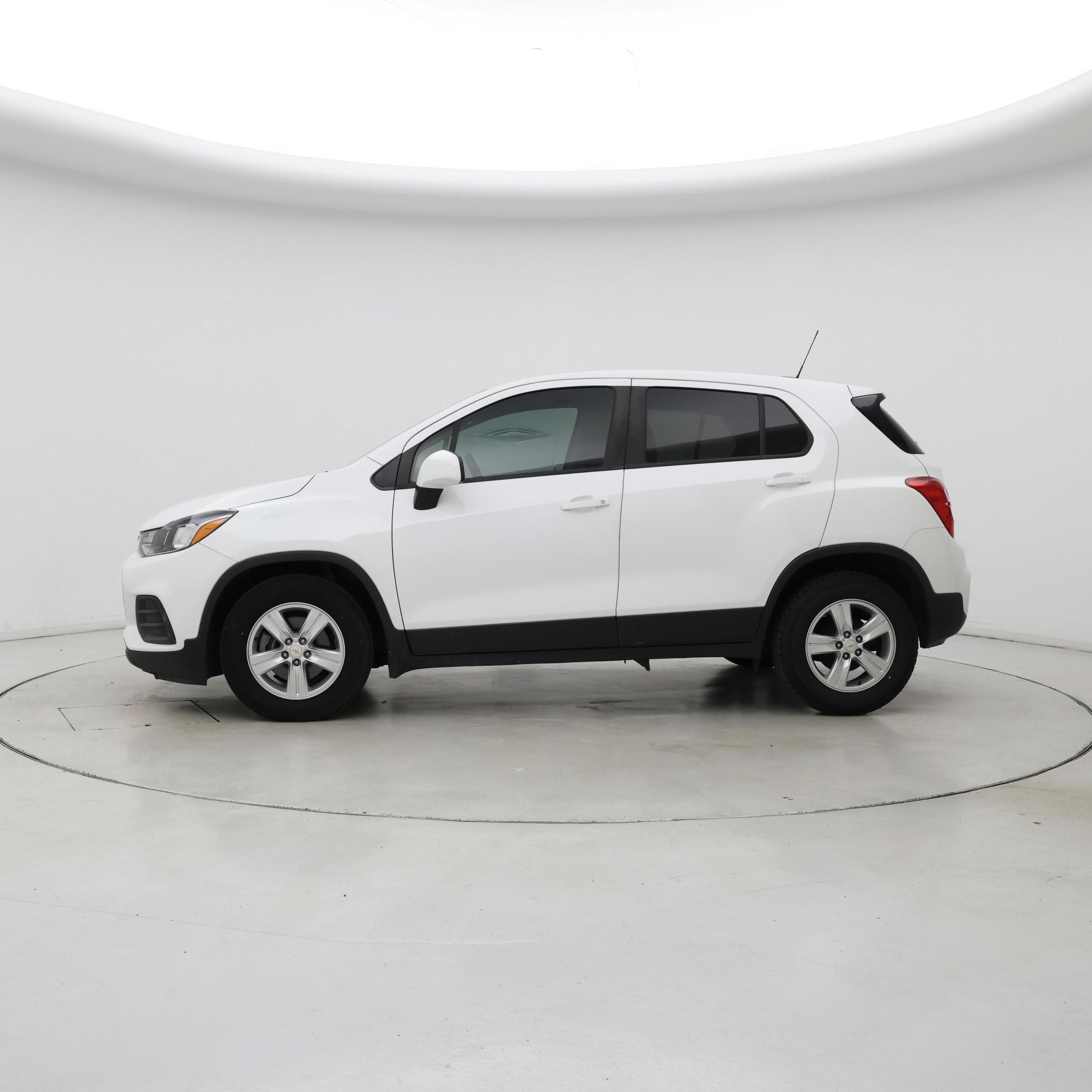 Thumbnail: 2020 Chevrolet Trax - 3
