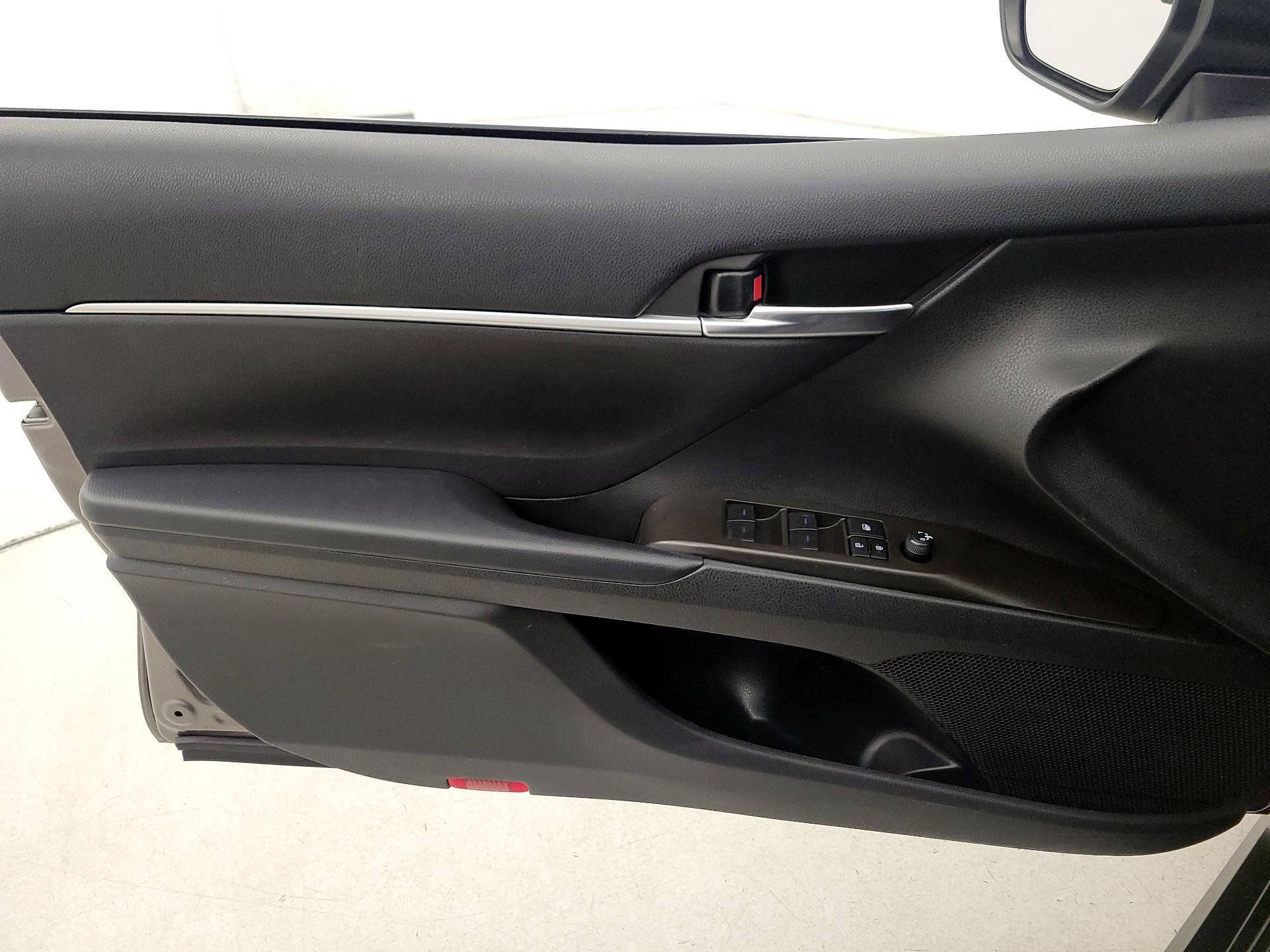 Thumbnail: 2022 Toyota Camry - 12