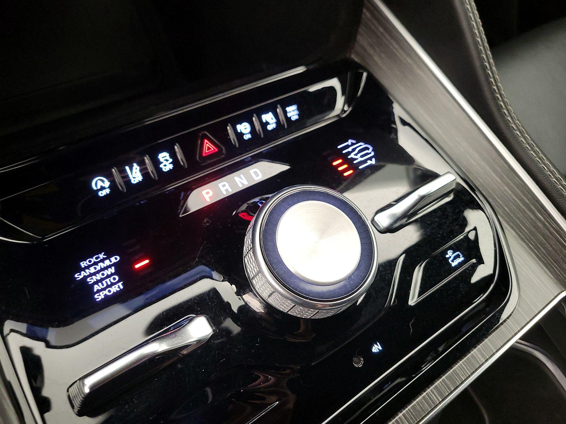 Thumbnail: 2024 Jeep Wagoneer - 18