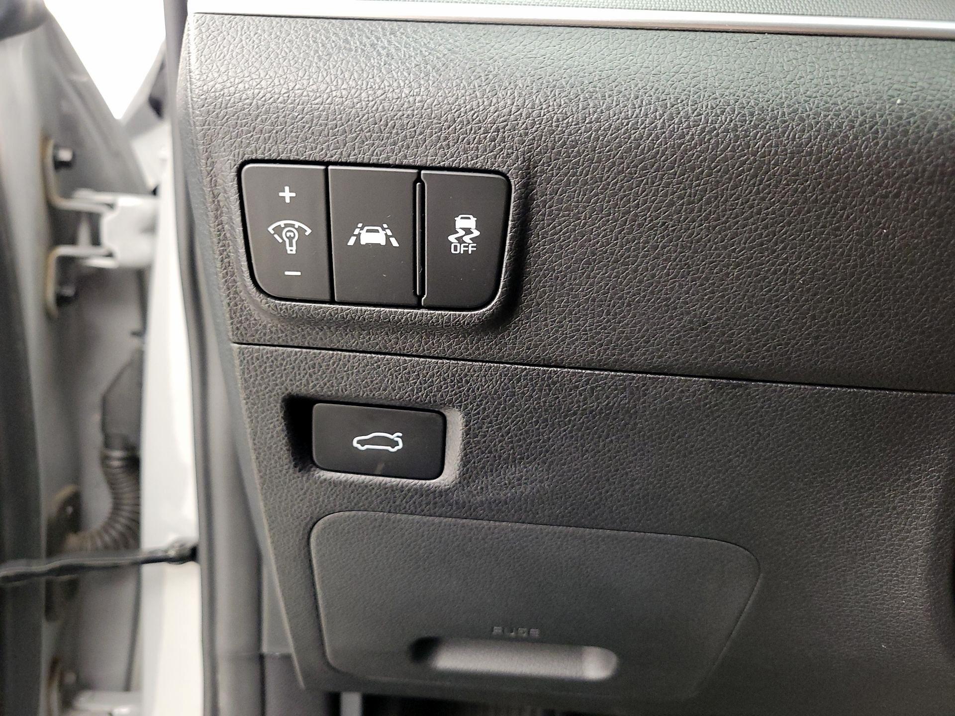 Thumbnail: 2023 Kia K5 - 13