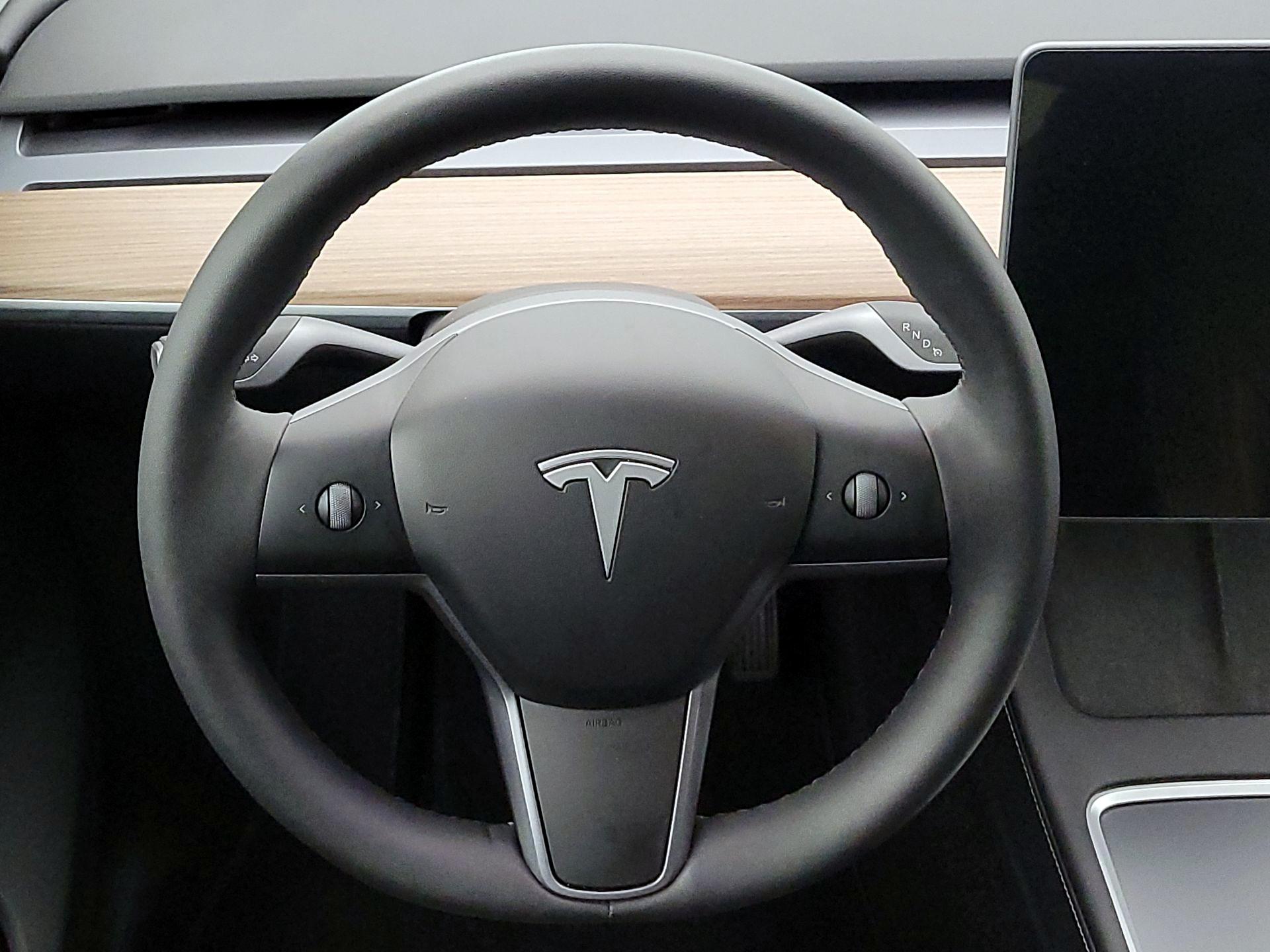 Thumbnail: 2025 Tesla Model Y - 10