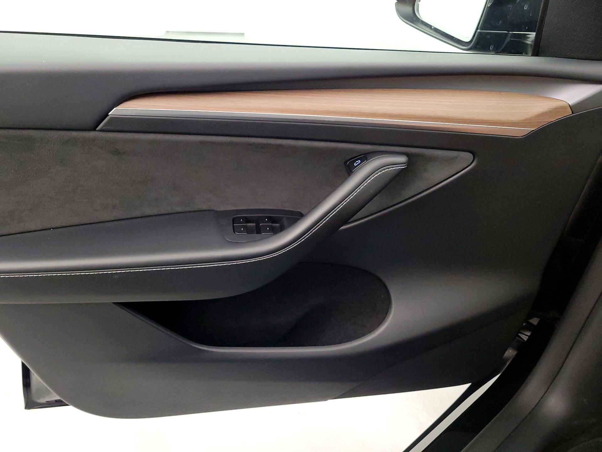 Thumbnail: 2025 Tesla Model Y - 12