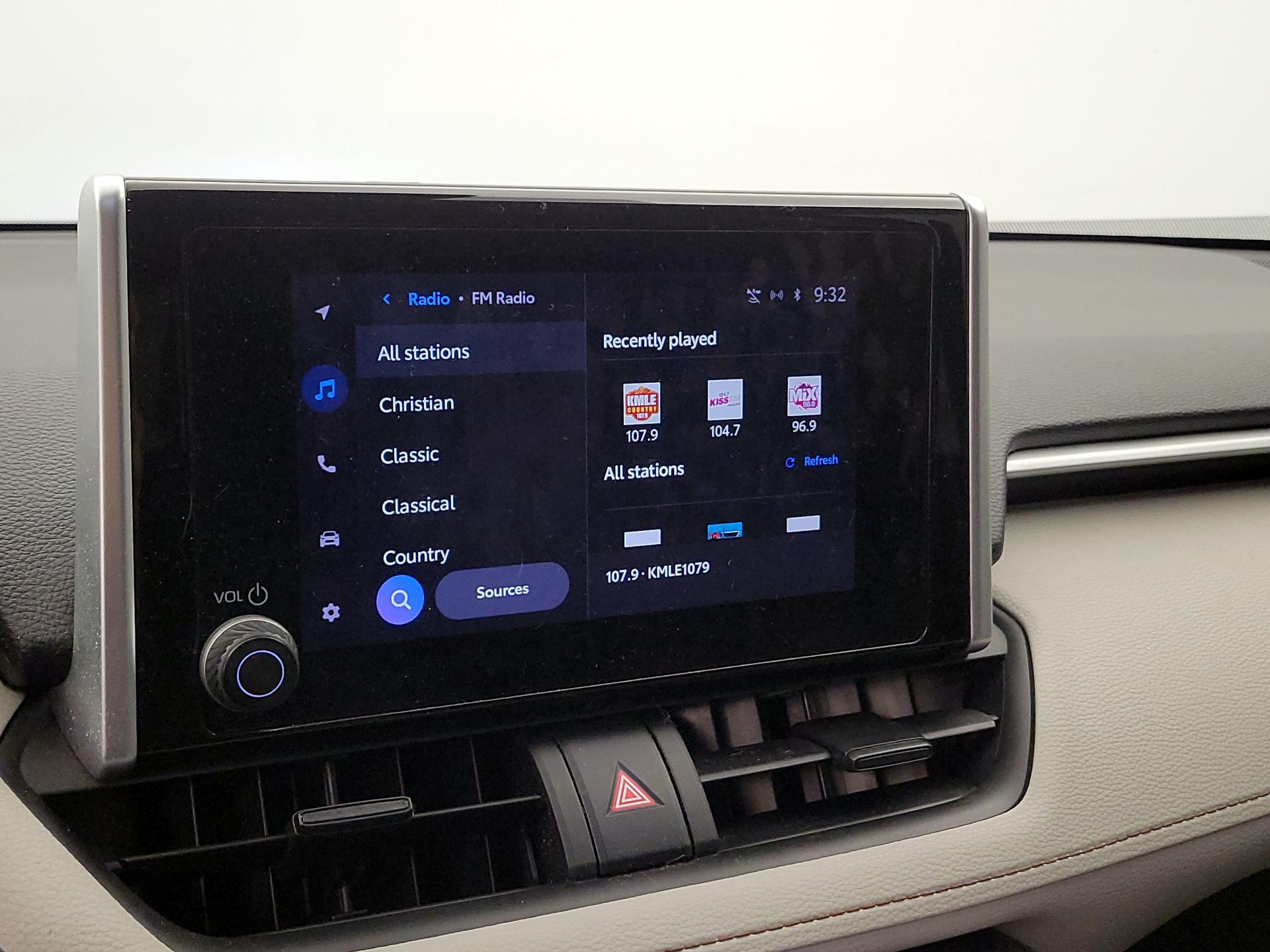 Thumbnail: 2023 Toyota RAV4 - 15