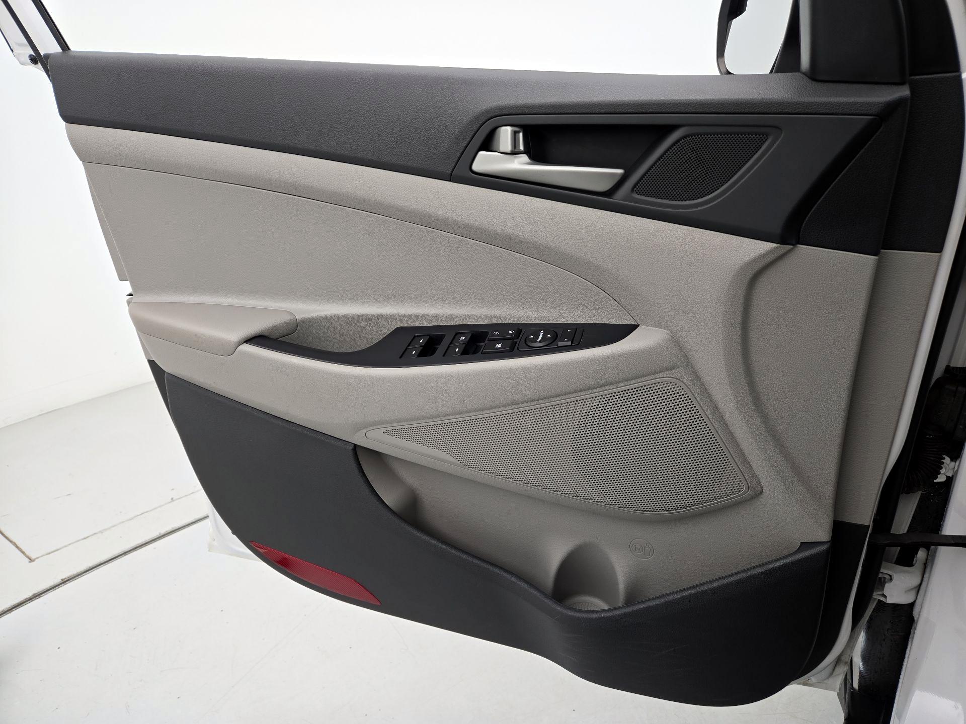 Thumbnail: 2018 Hyundai Tucson - 12