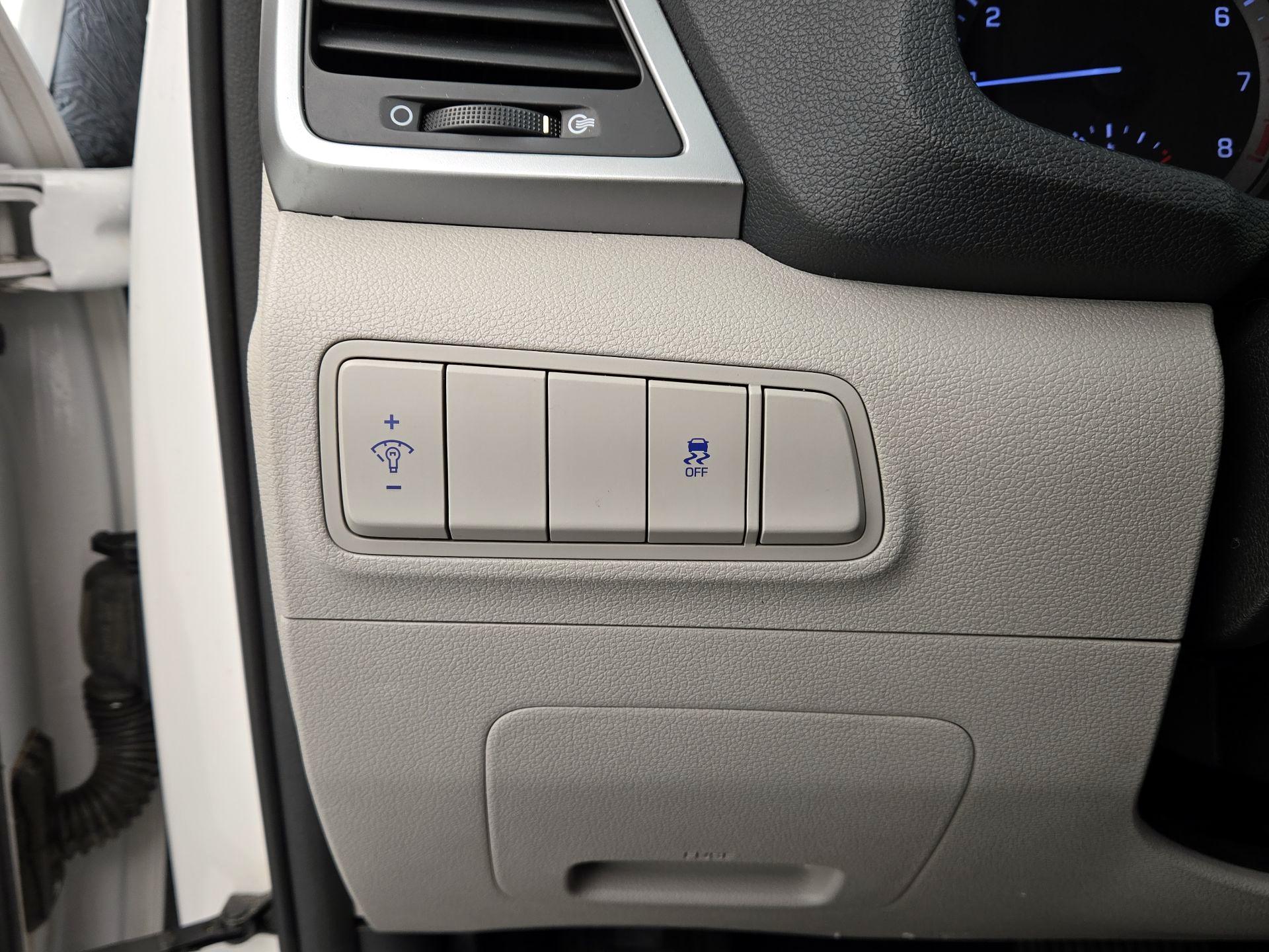 Thumbnail: 2018 Hyundai Tucson - 13