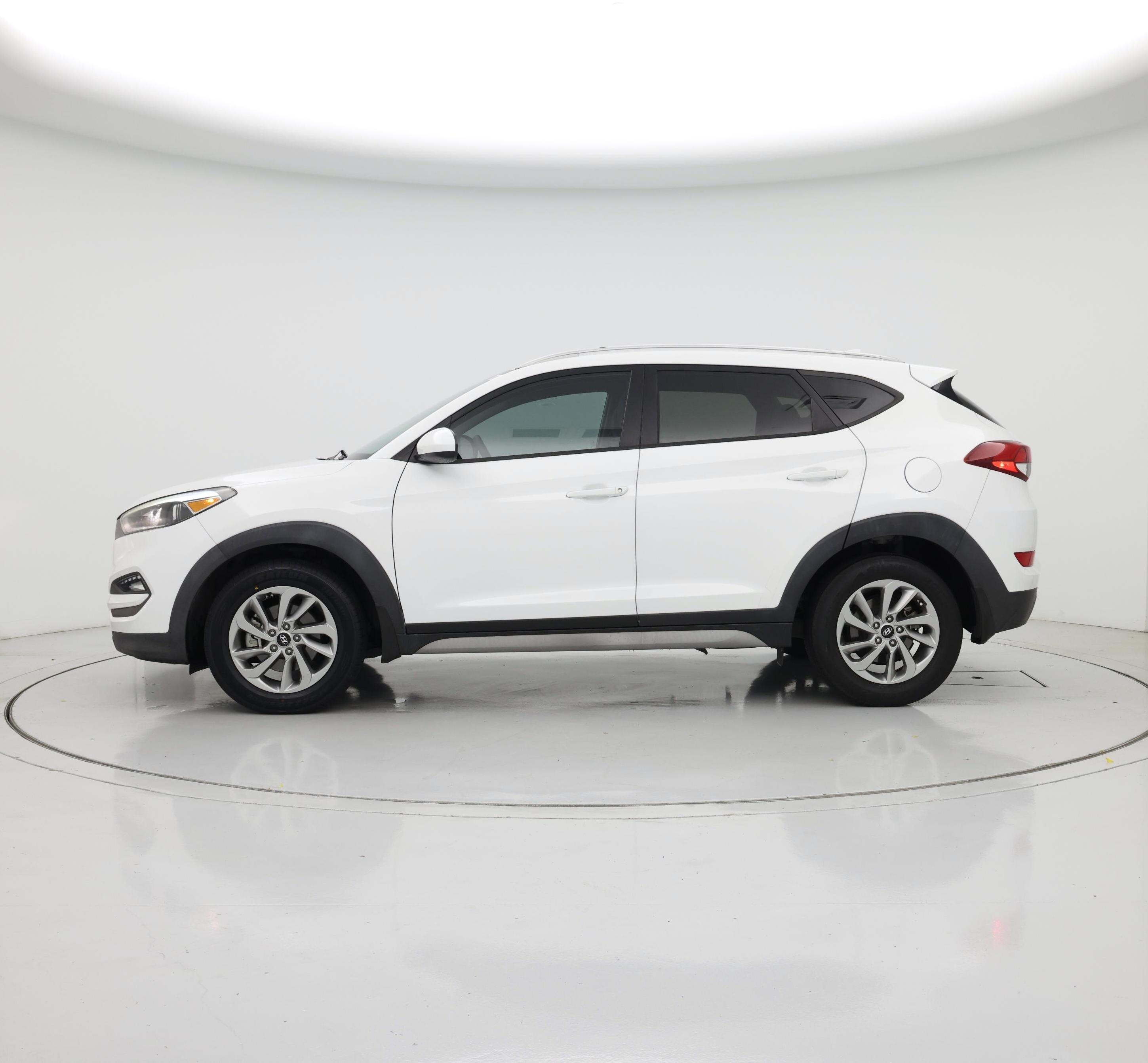 Thumbnail: 2018 Hyundai Tucson - 3