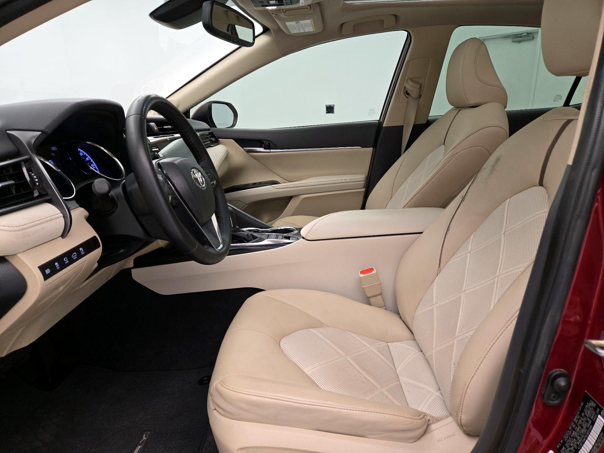 Thumbnail: 2019 Toyota Camry - 11