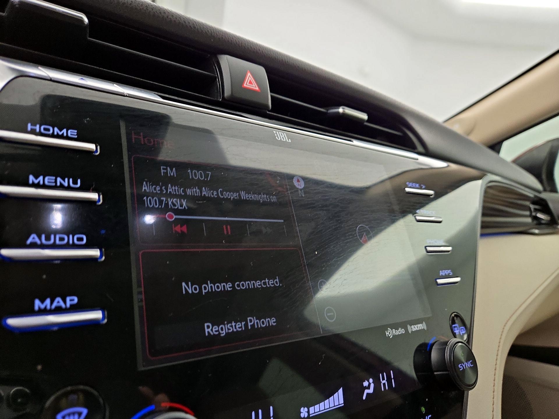 Thumbnail: 2019 Toyota Camry - 16