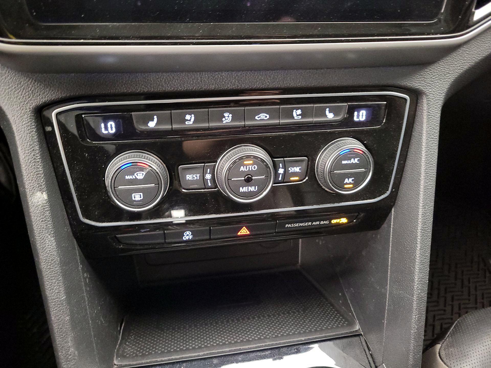 Thumbnail: 2023 Volkswagen Atlas - 17