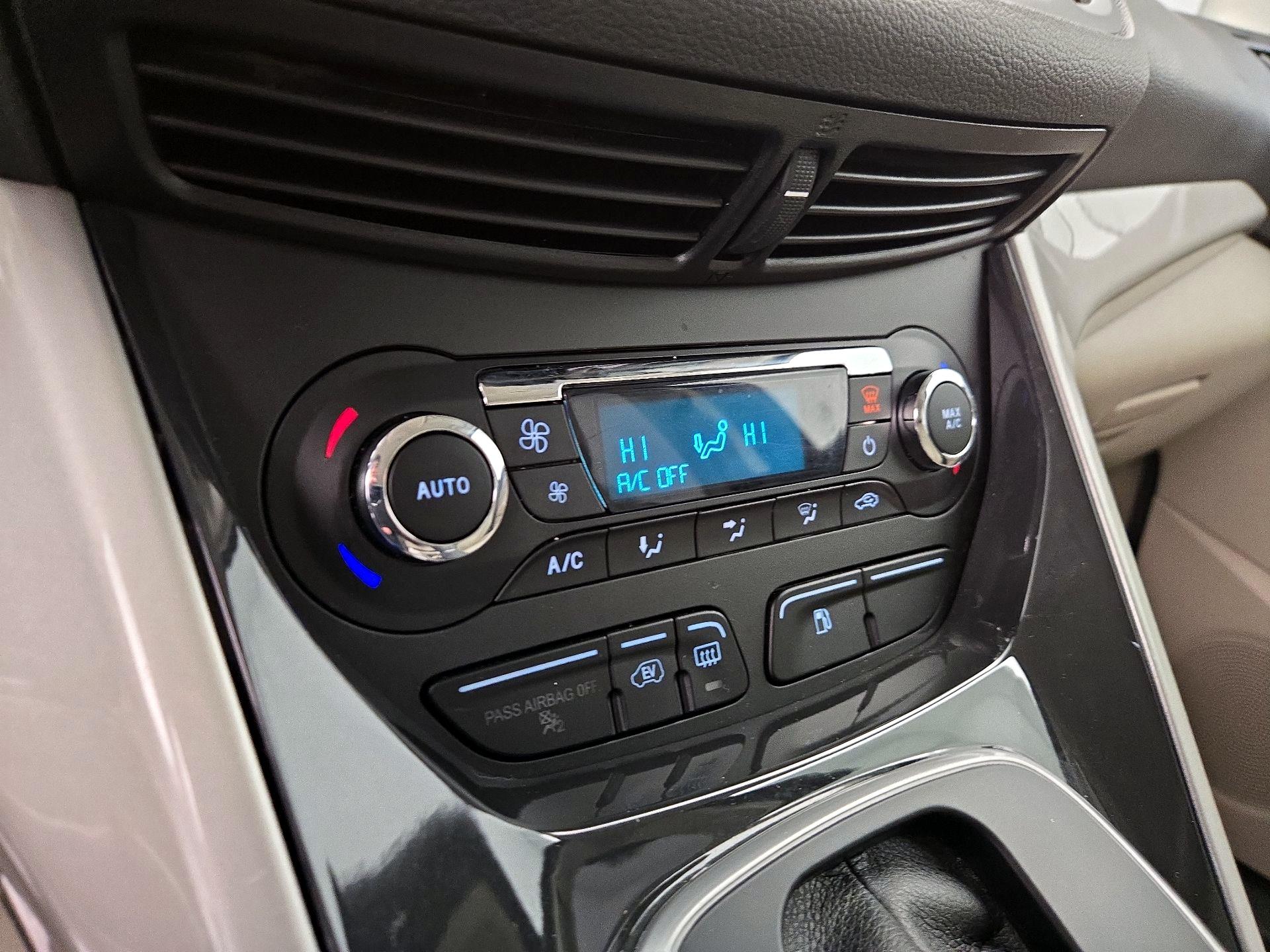 Thumbnail: 2015 Ford C-Max - 15