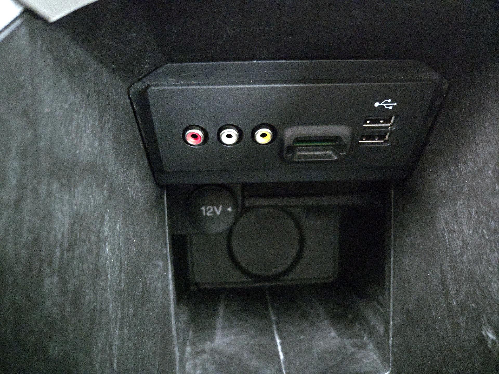 Thumbnail: 2015 Ford C-Max - 17