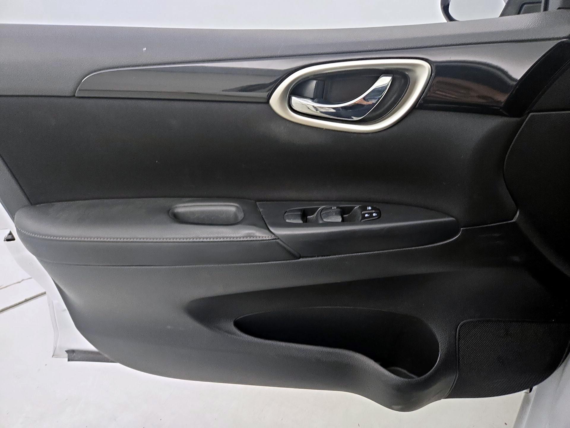 Thumbnail: 2017 Nissan Sentra - 12