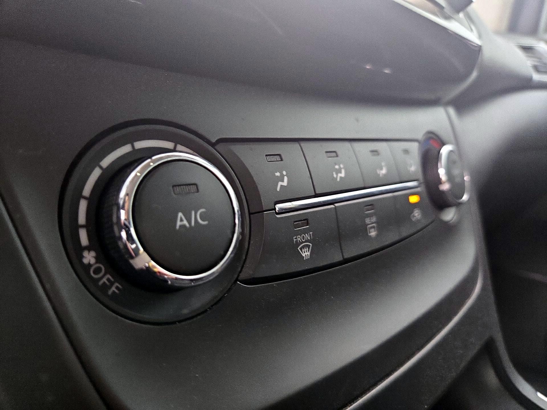 Thumbnail: 2017 Nissan Sentra - 16