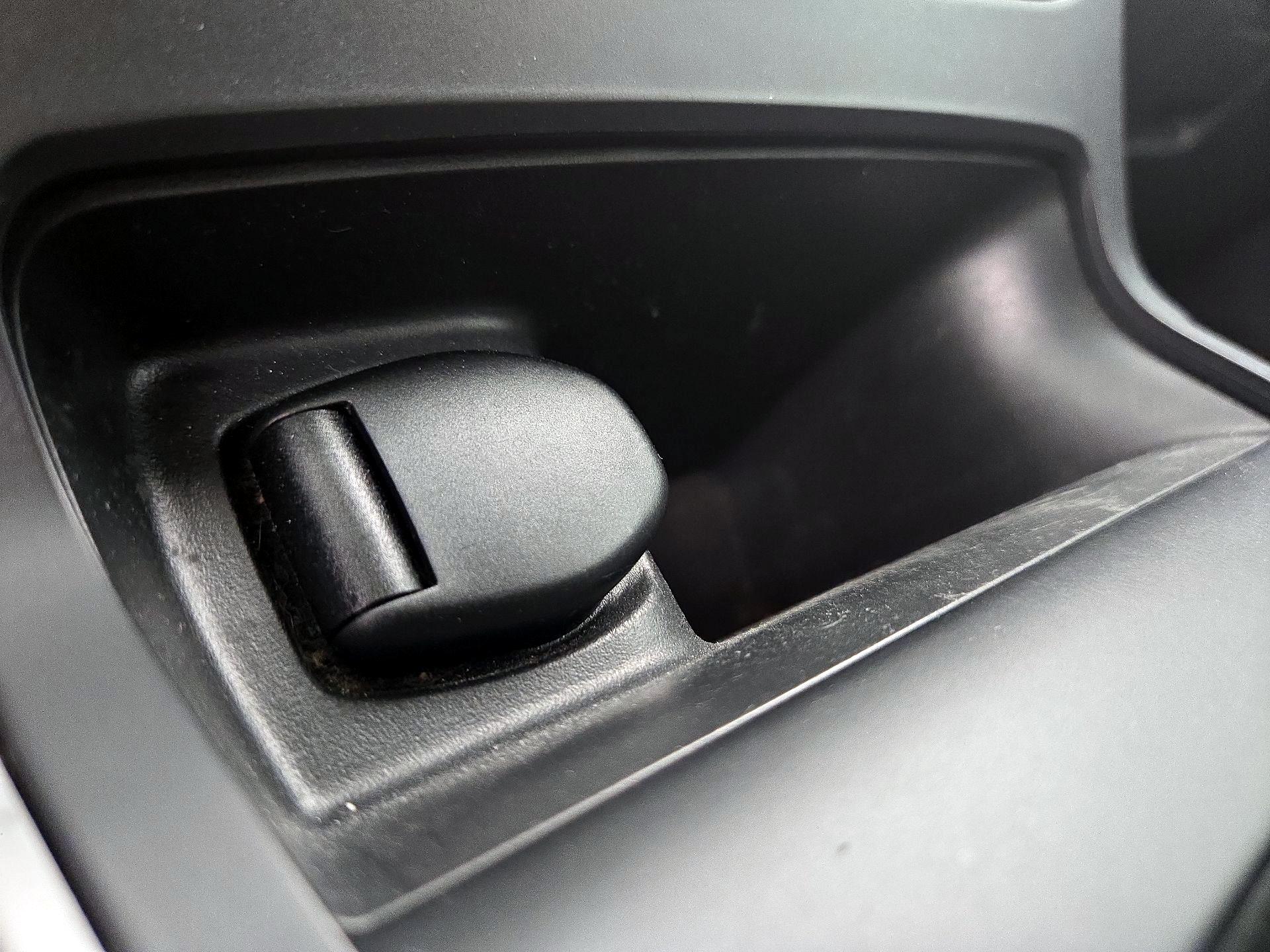 Thumbnail: 2017 Nissan Sentra - 18