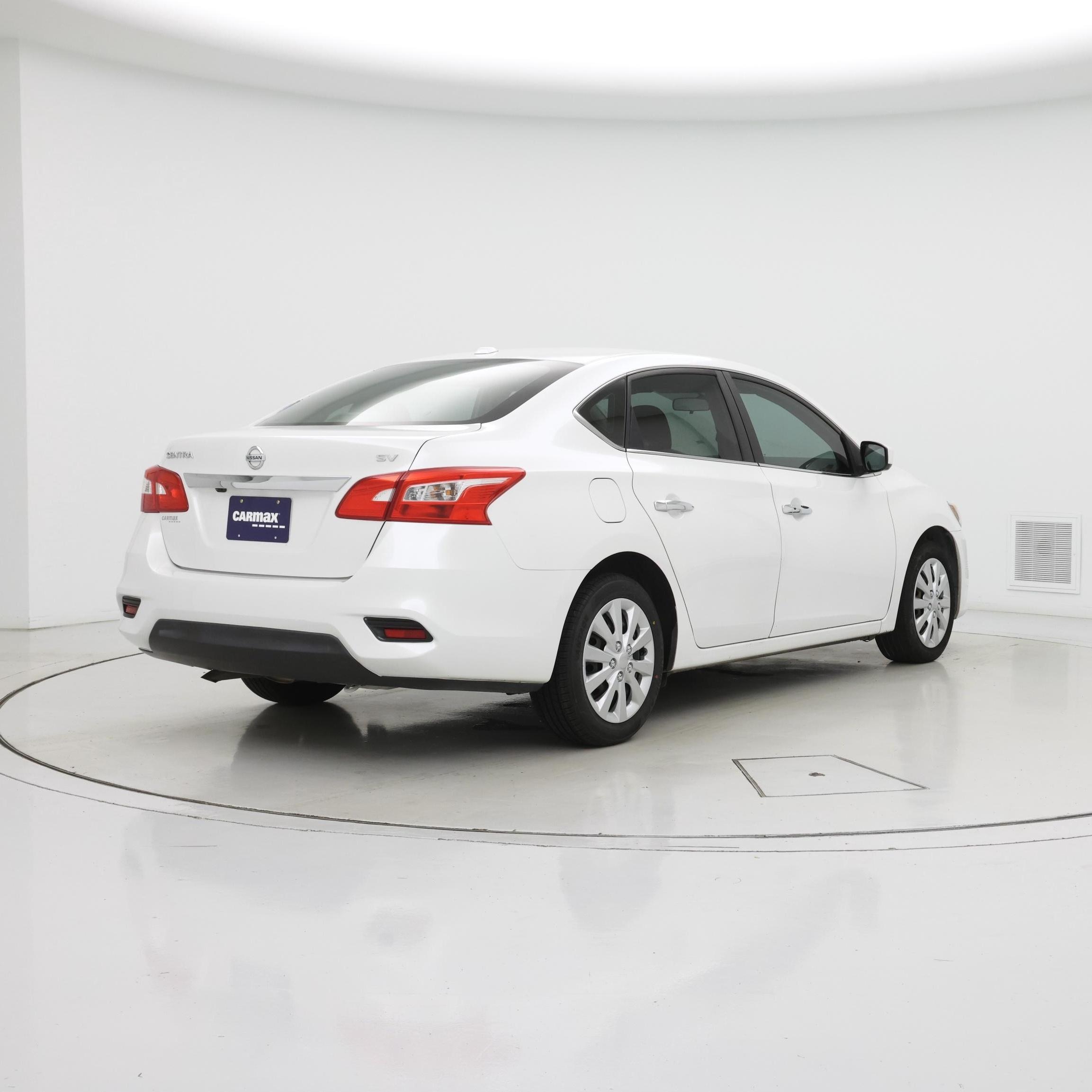 Thumbnail: 2017 Nissan Sentra - 8