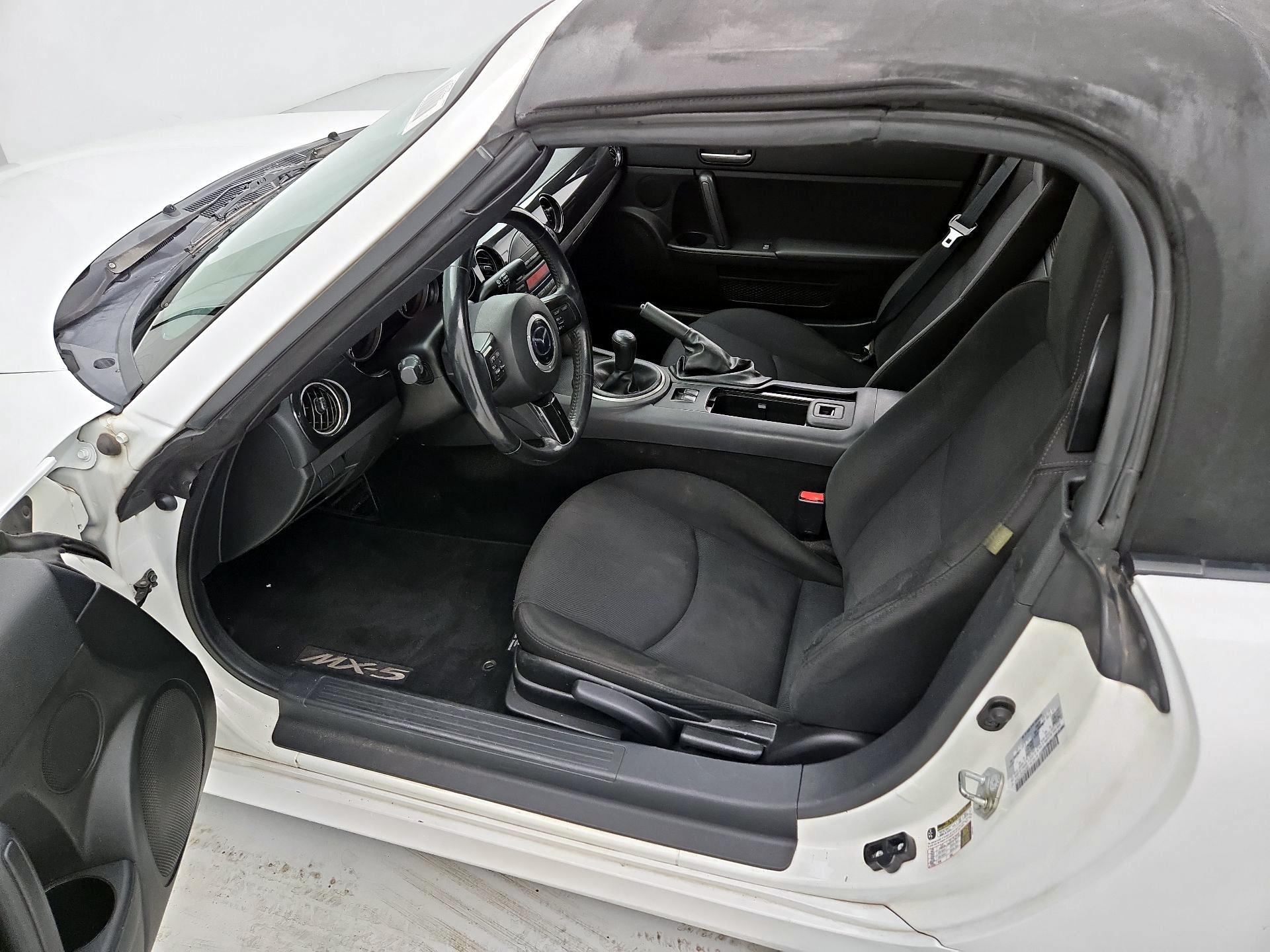 Thumbnail: 2015 Mazda MX-5 Miata - 9