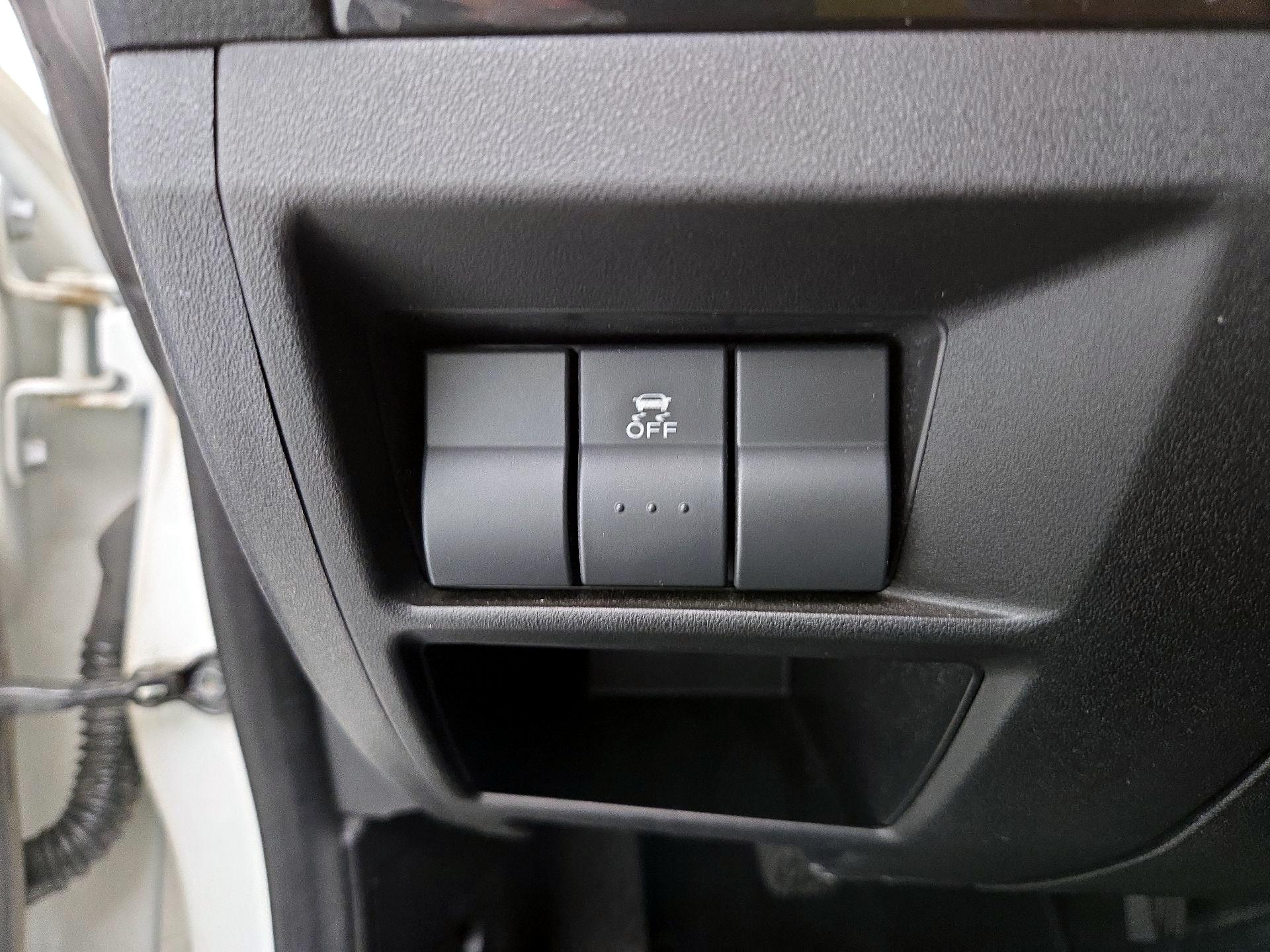 Thumbnail: 2015 Mazda MX-5 Miata - 11