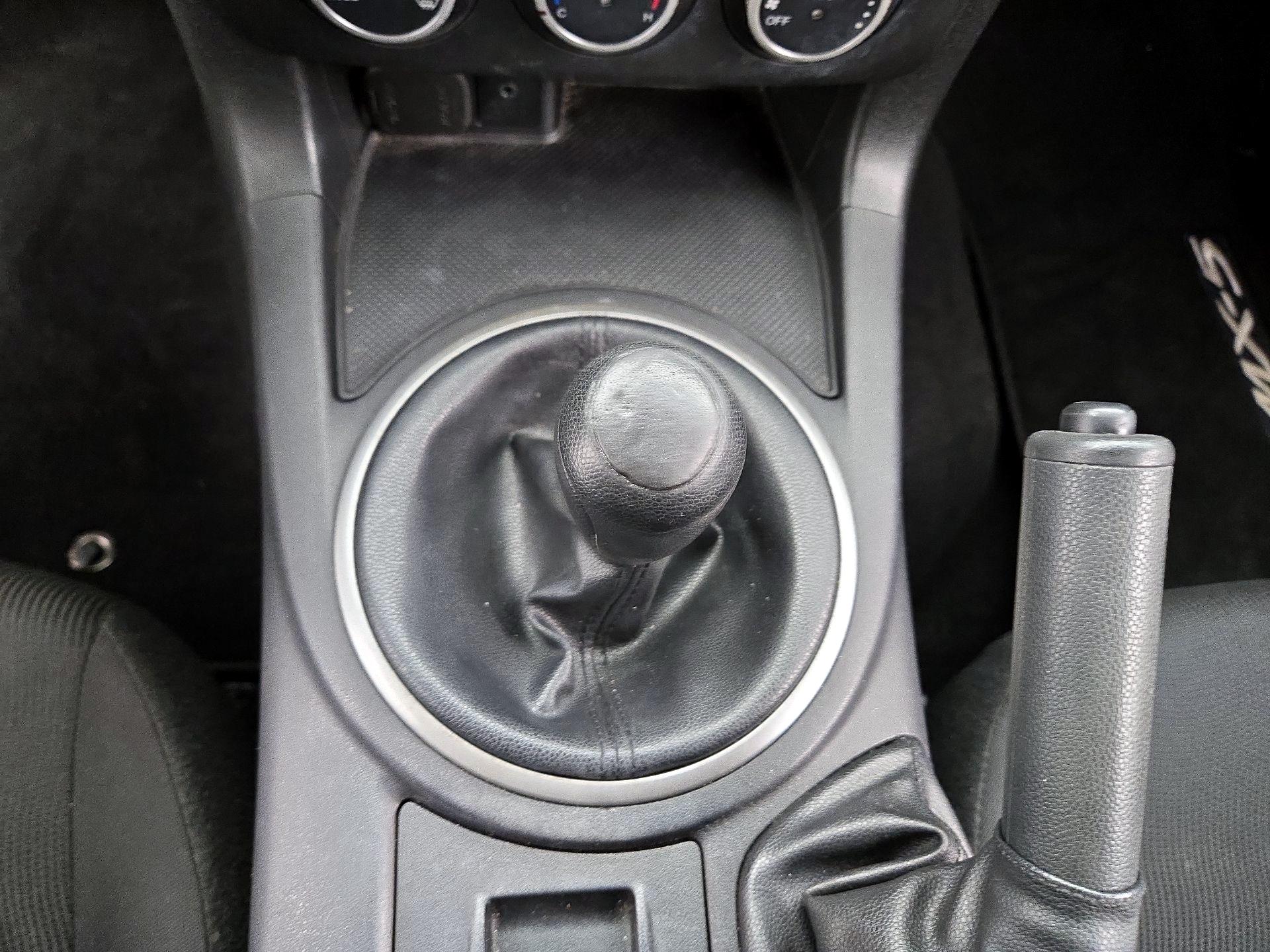 Thumbnail: 2015 Mazda MX-5 Miata - 14