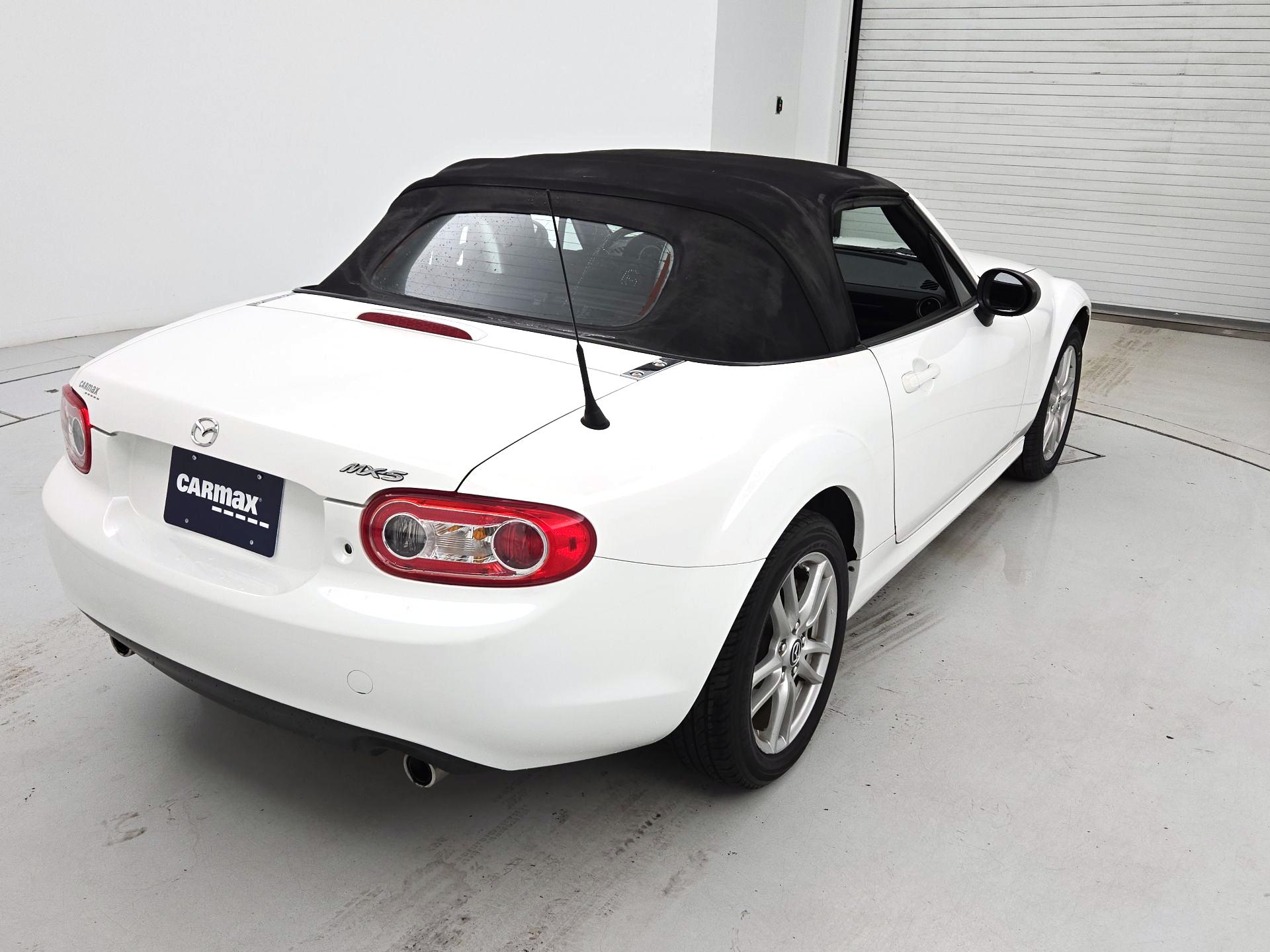 Thumbnail: 2015 Mazda MX-5 Miata - 5