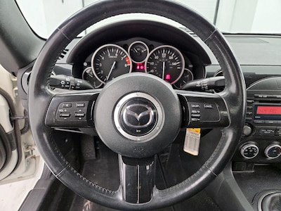 Steering Wheel & Instrument Cluster (On)