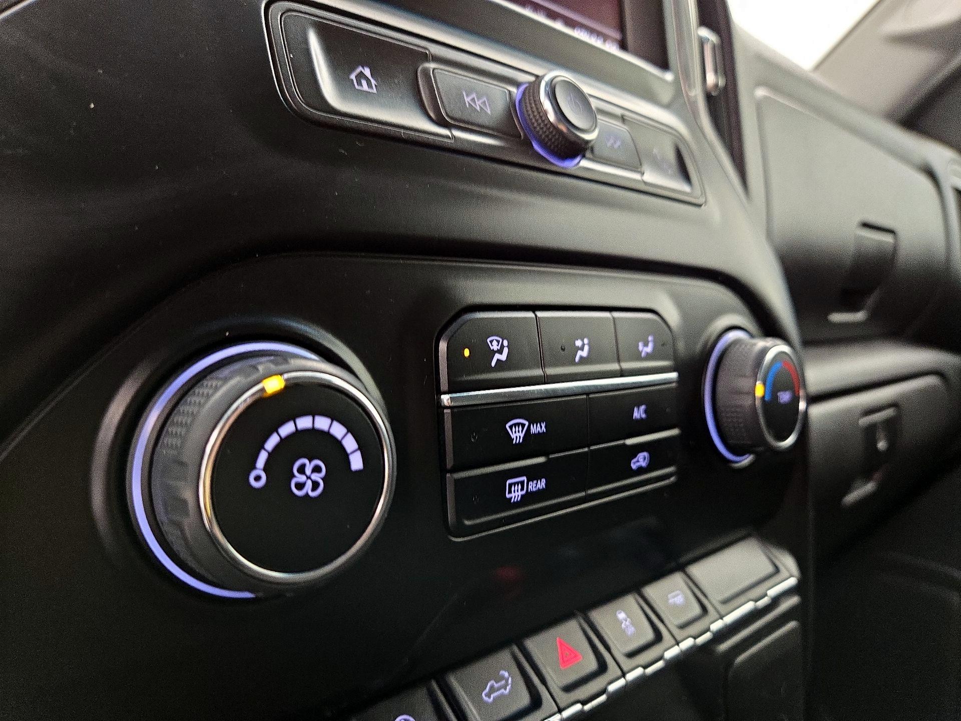 Thumbnail: 2022 Chevrolet Silverado 1500 - 16