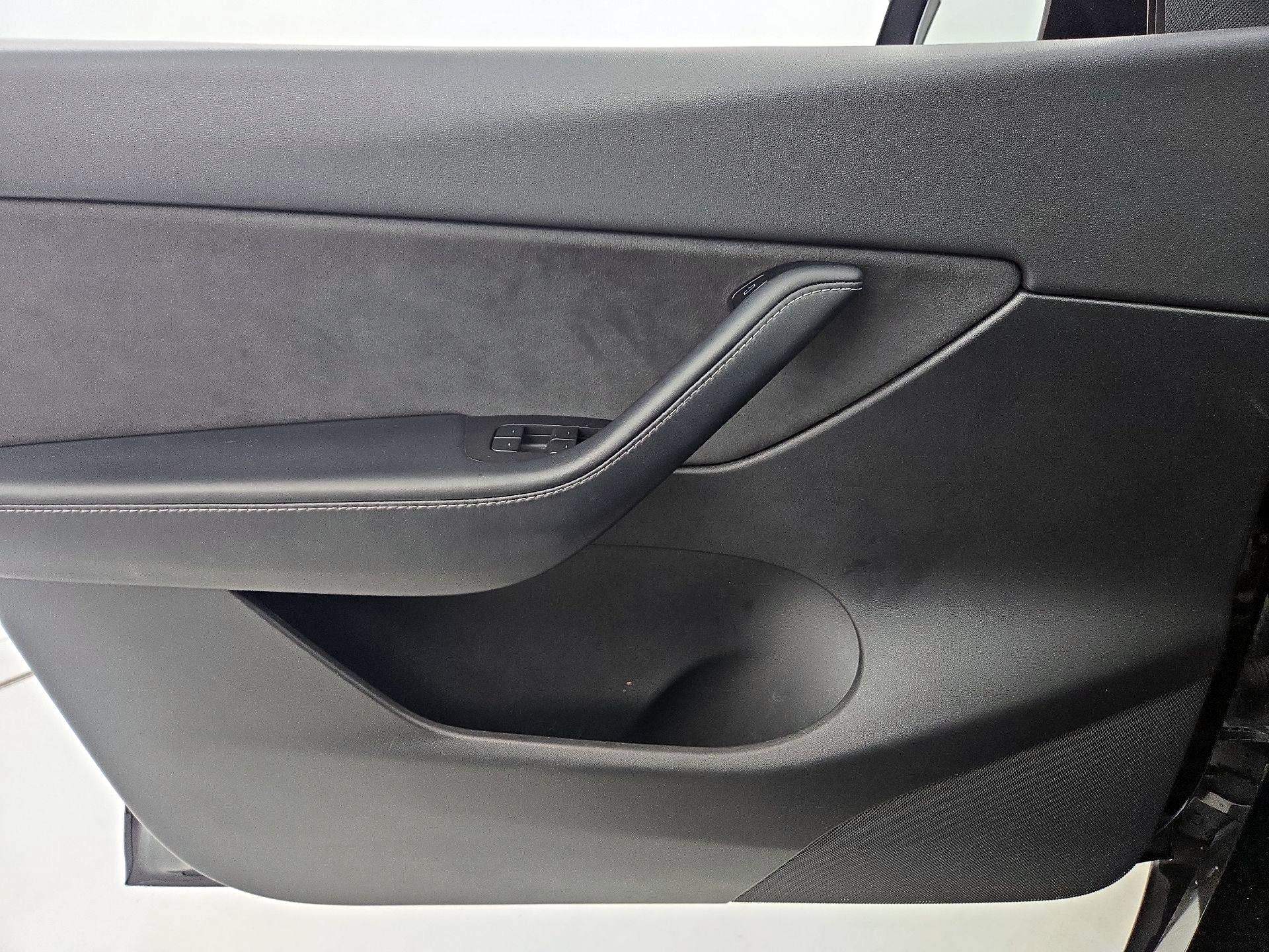 Thumbnail: 2022 Tesla Model Y - 12