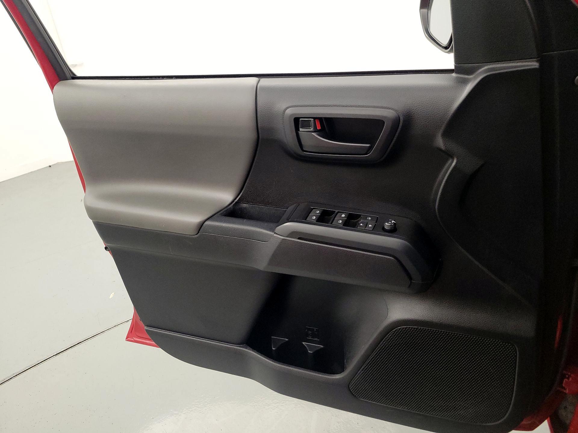 Thumbnail: 2021 Toyota Tacoma - 12