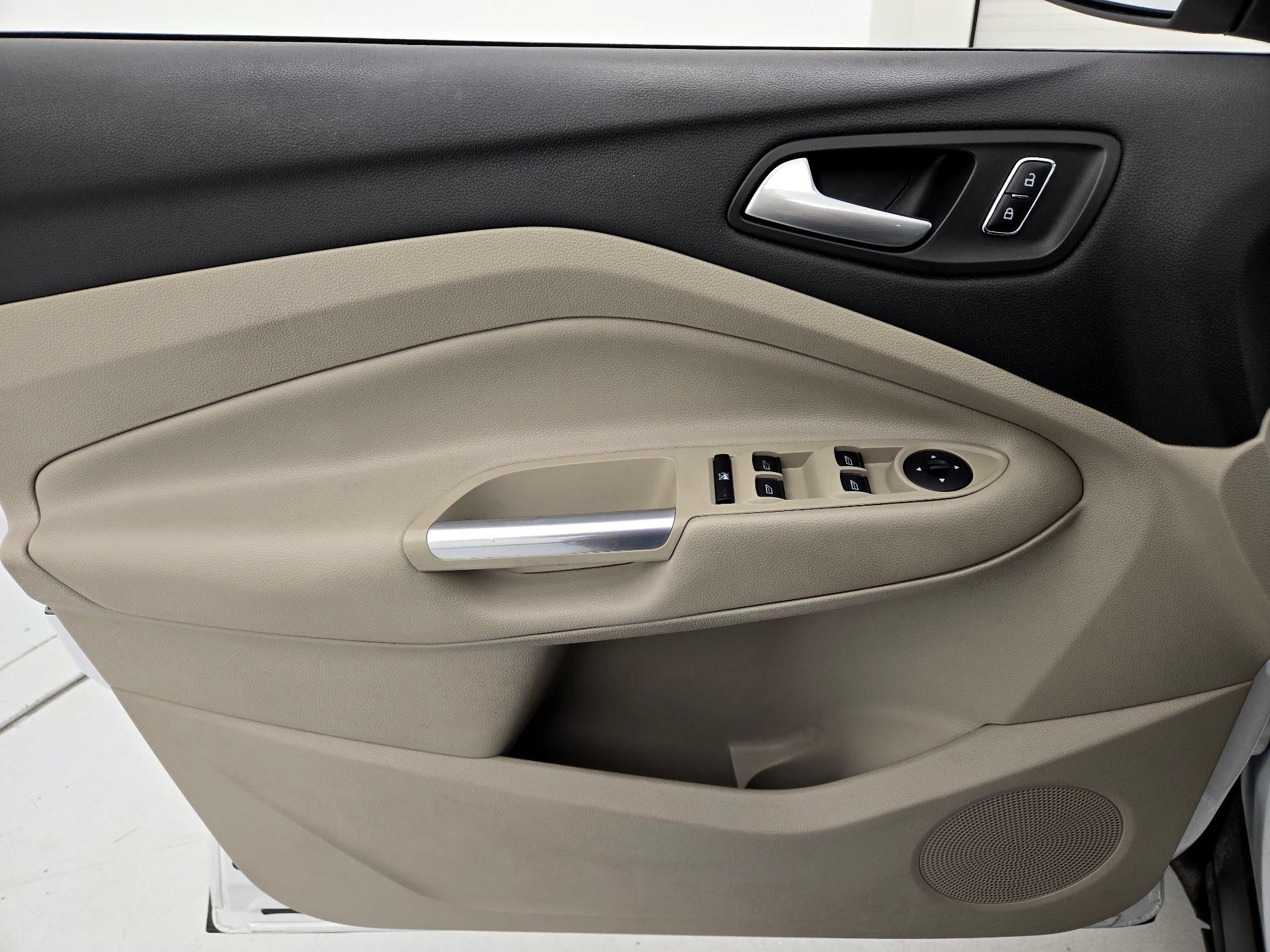 Thumbnail: 2015 Ford Escape - 12