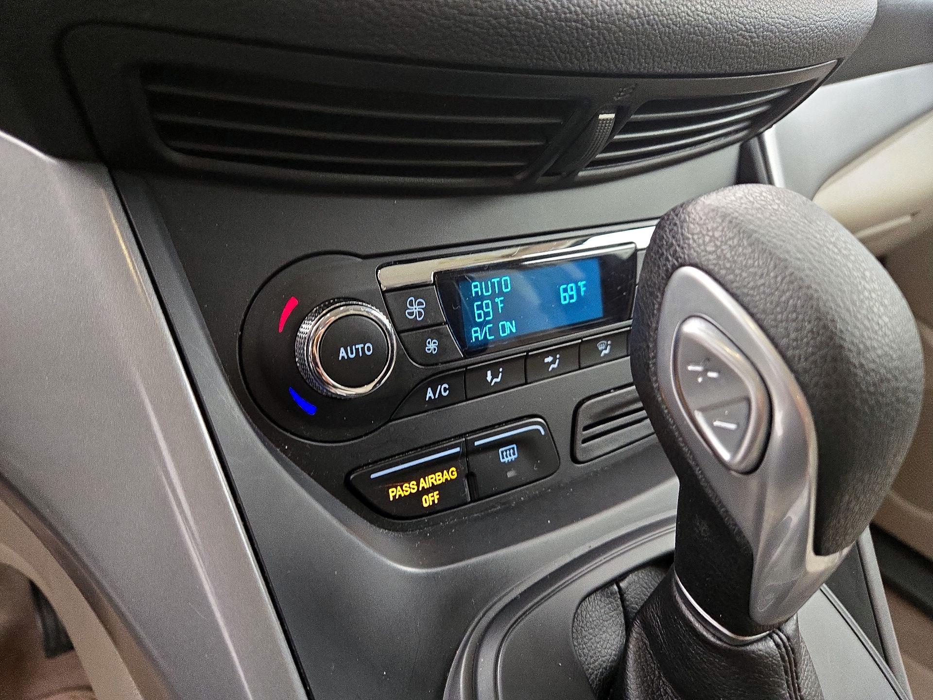 Thumbnail: 2015 Ford Escape - 16