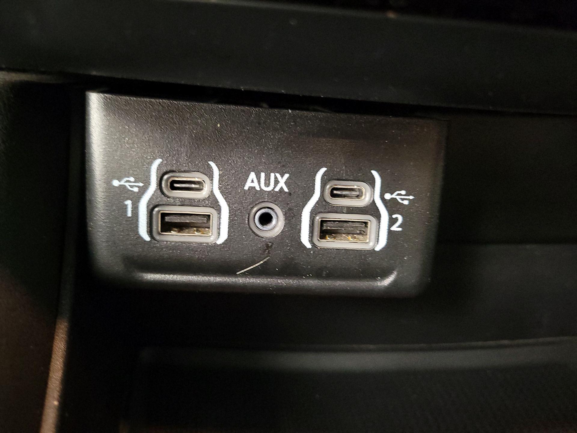 Thumbnail: 2022 Dodge Durango - 18