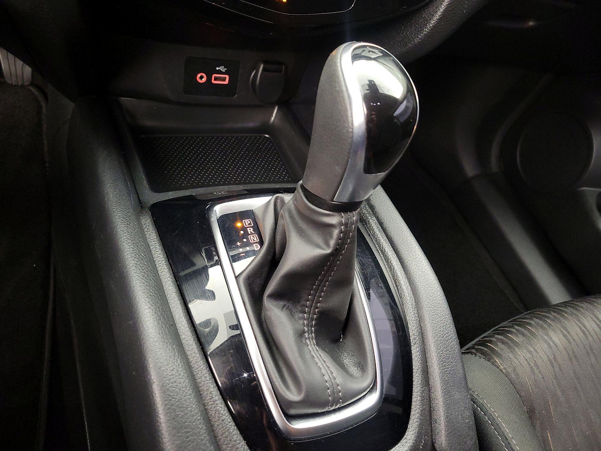 Thumbnail: 2020 Nissan Rogue - 17