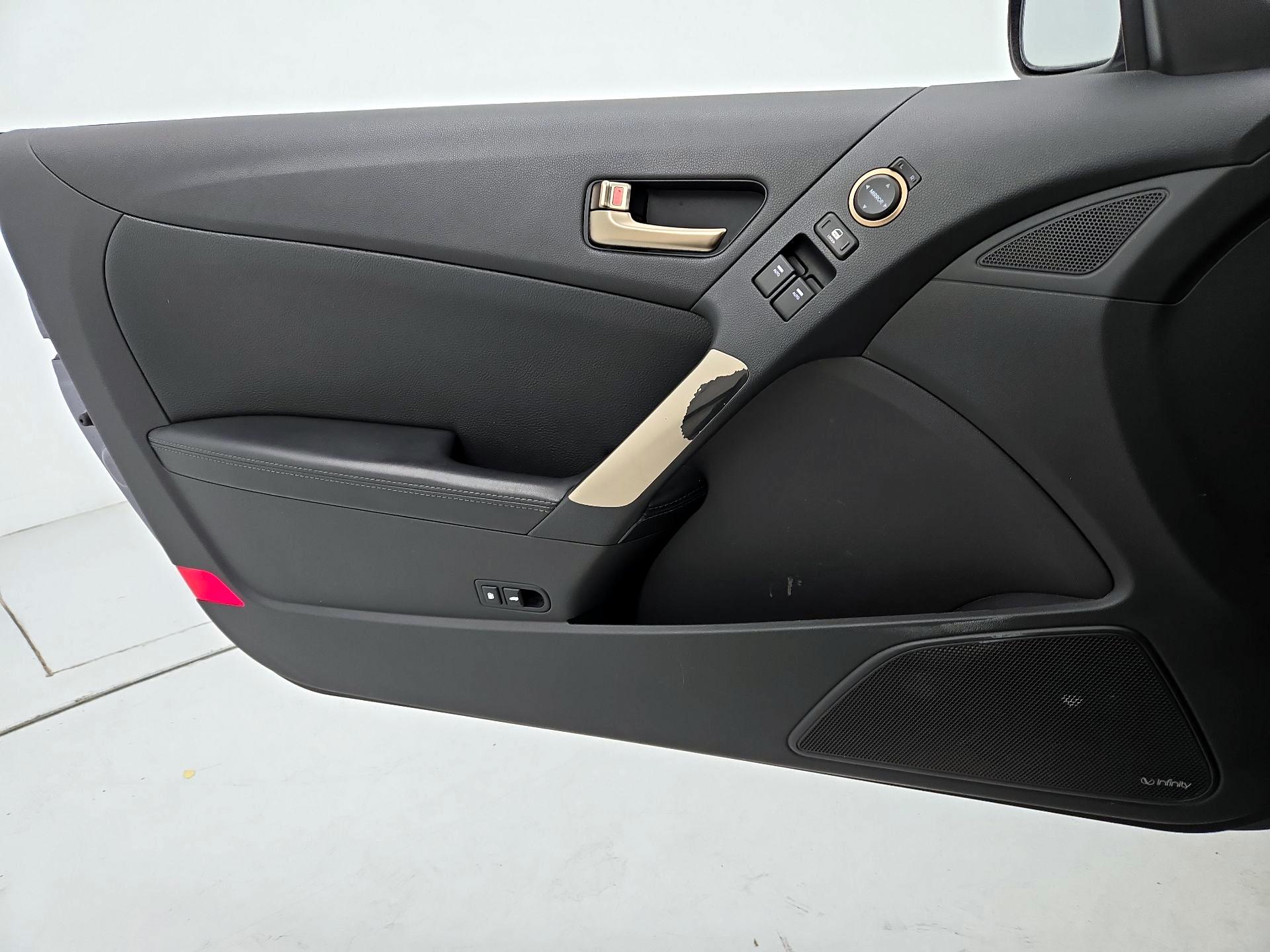 Thumbnail: 2015 Hyundai Genesis - 12