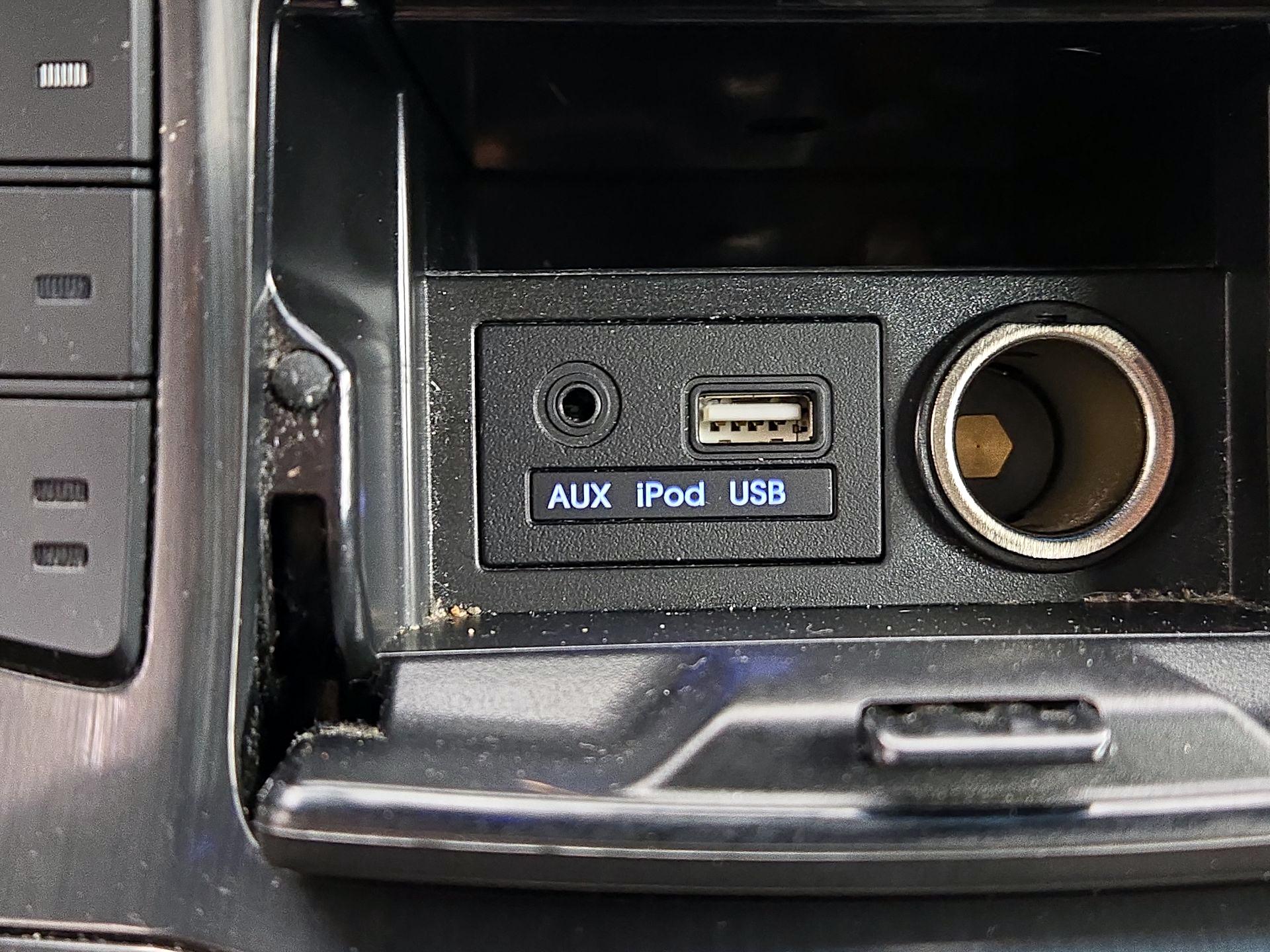 Thumbnail: 2015 Hyundai Genesis - 18