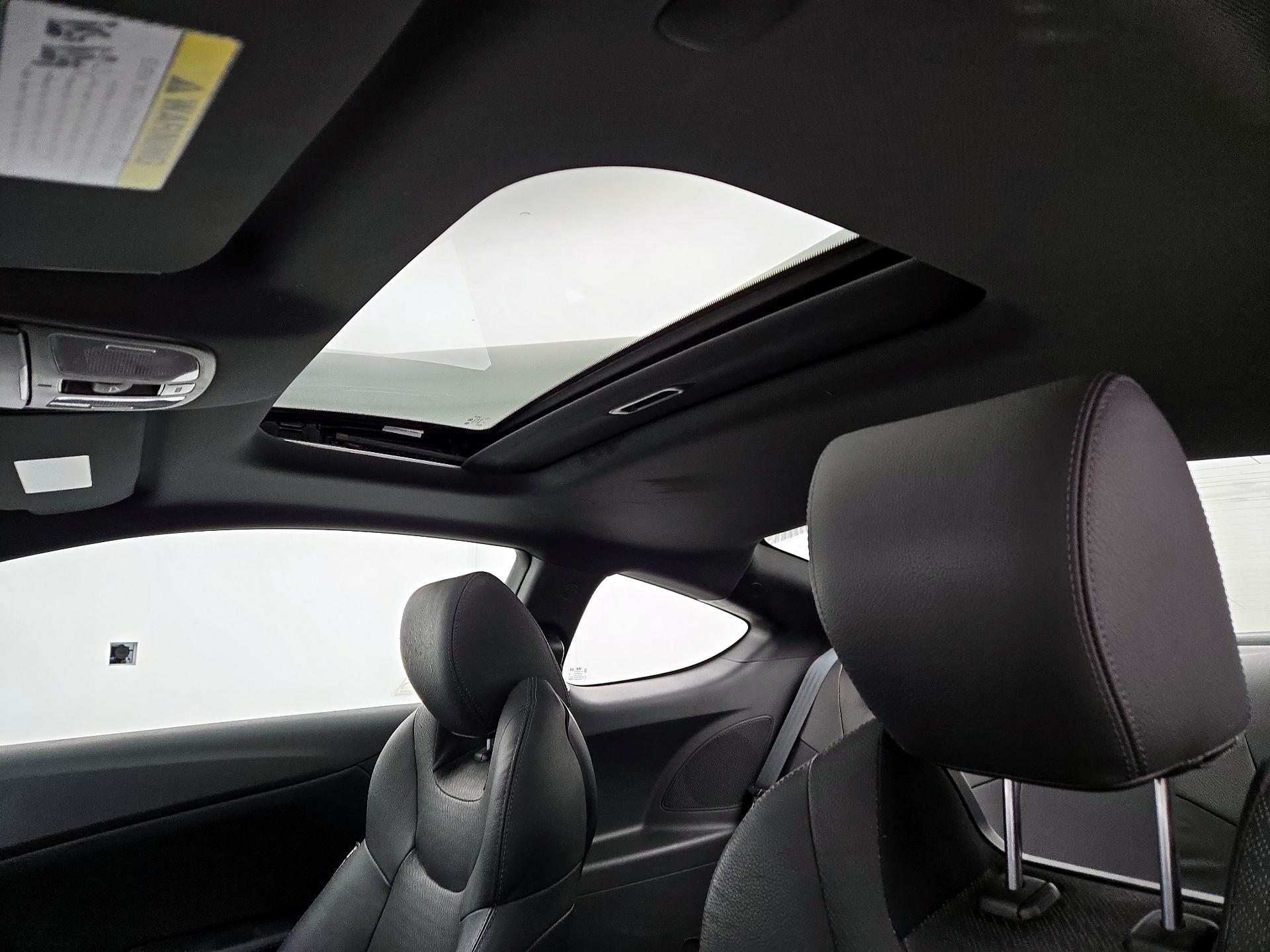 Thumbnail: 2015 Hyundai Genesis - 19