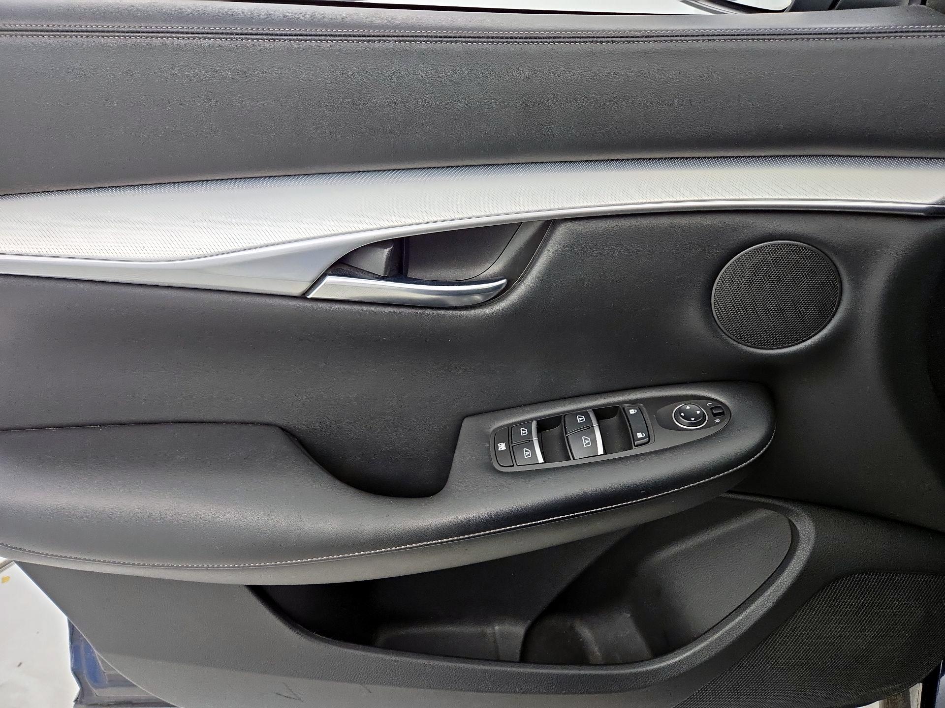 Thumbnail: 2019 INFINITI QX50 - 12