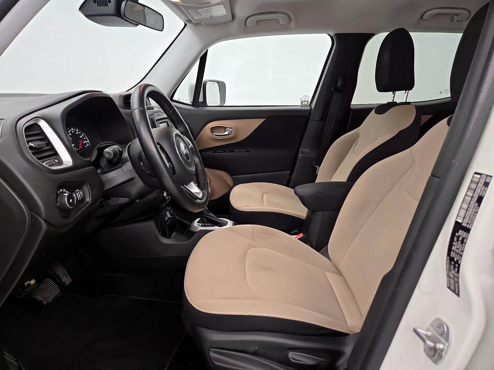 Thumbnail: 2016 Jeep Renegade - 11