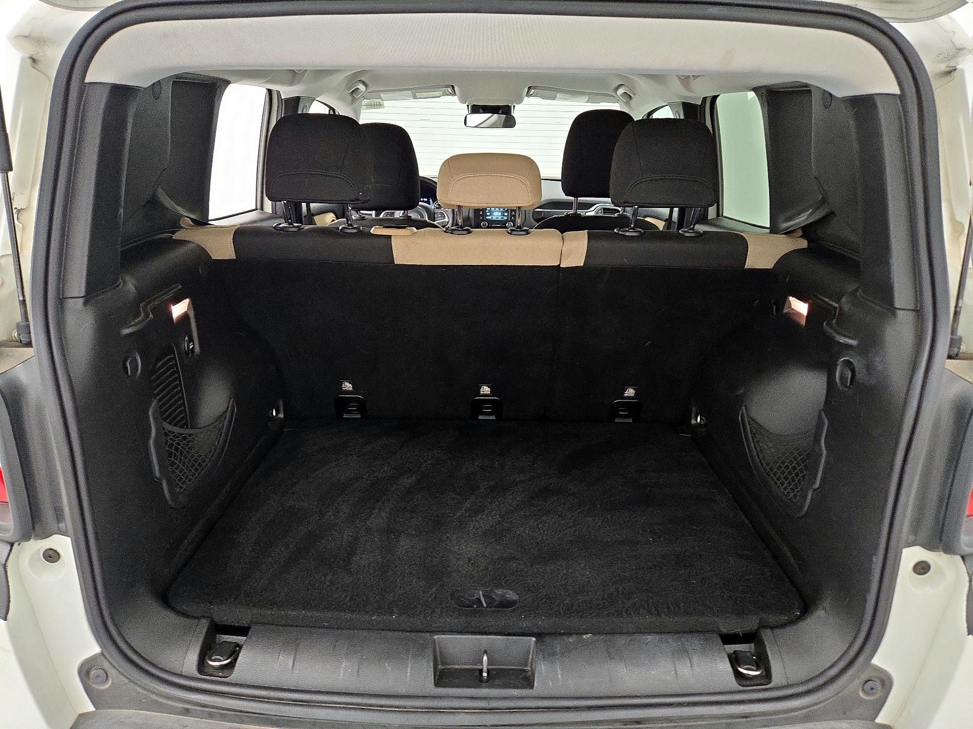 Thumbnail: 2016 Jeep Renegade - 20