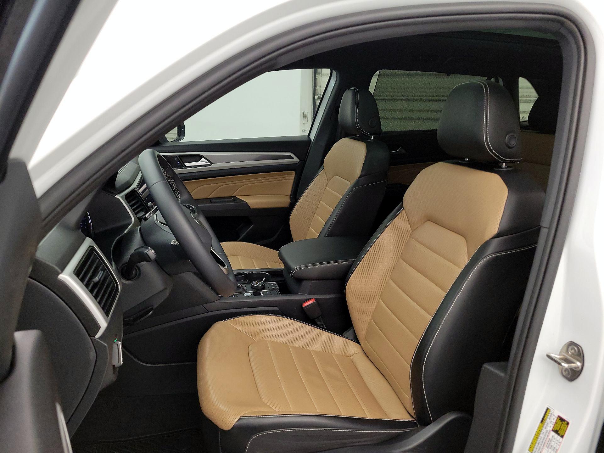 Thumbnail: 2021 Volkswagen Atlas - 11