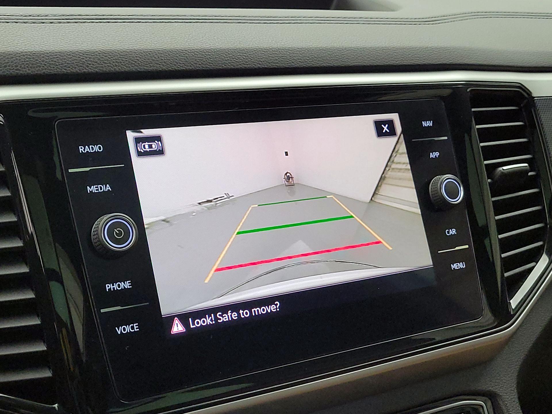 Thumbnail: 2021 Volkswagen Atlas - 15