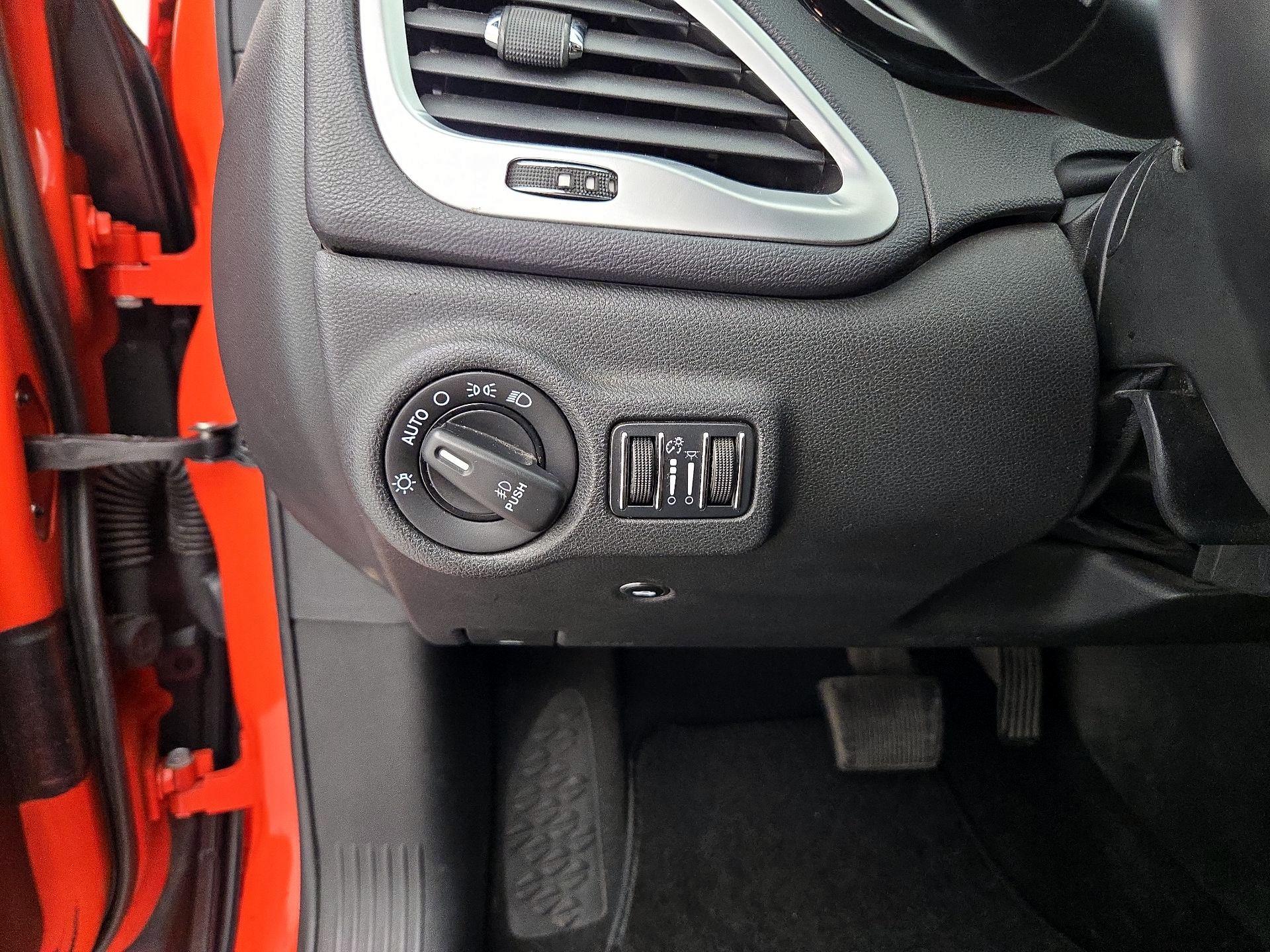 Thumbnail: 2015 Dodge Dart - 13