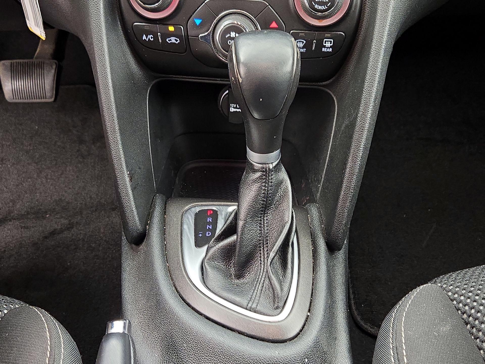 Thumbnail: 2015 Dodge Dart - 17