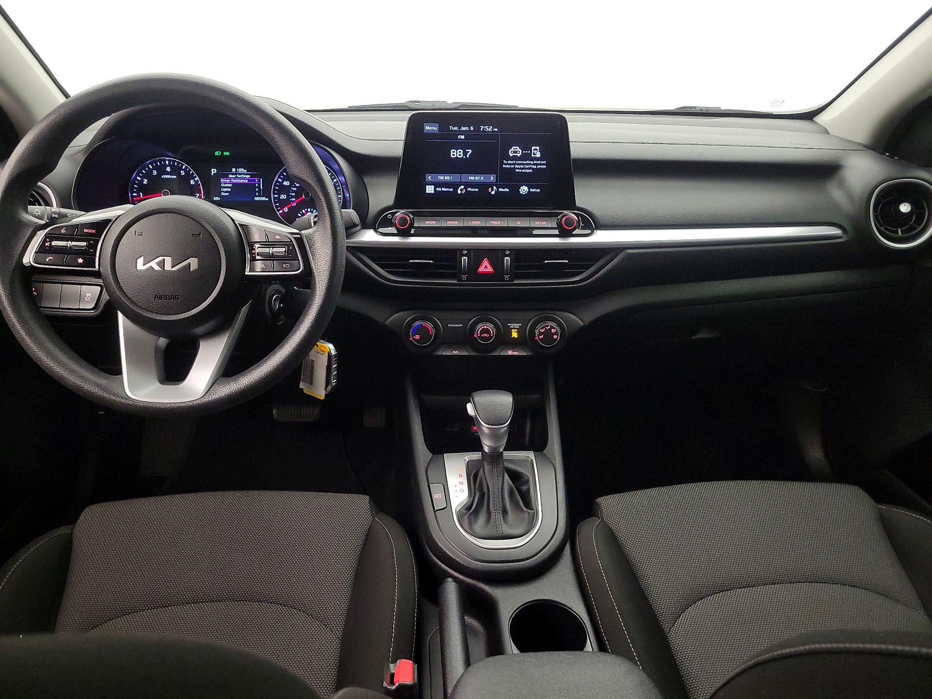 Thumbnail: 2022 Kia Forte - 9