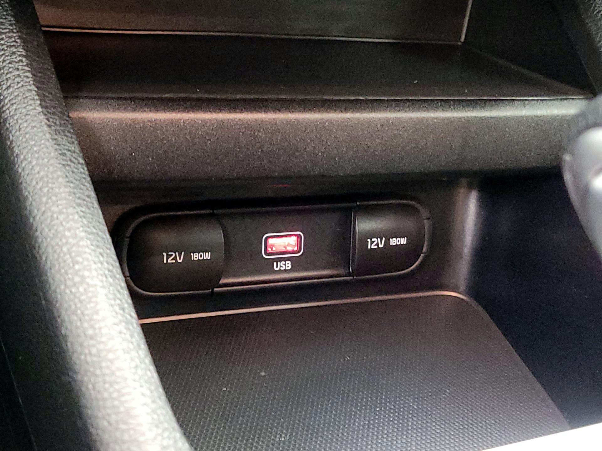 Thumbnail: 2022 Kia Forte - 18