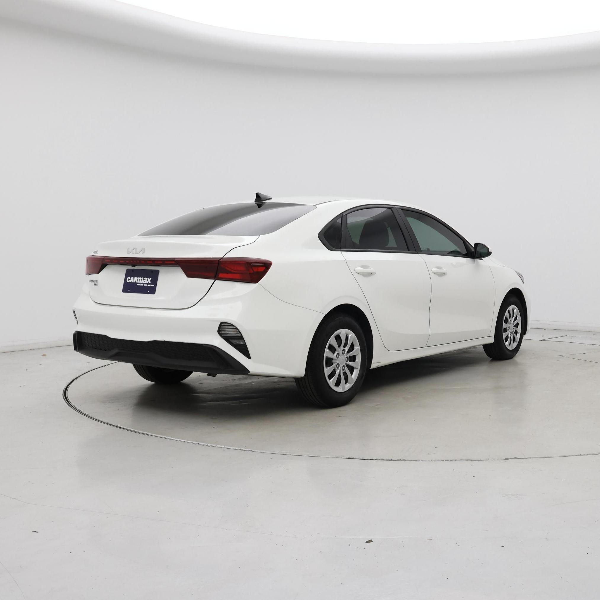 Thumbnail: 2022 Kia Forte - 8