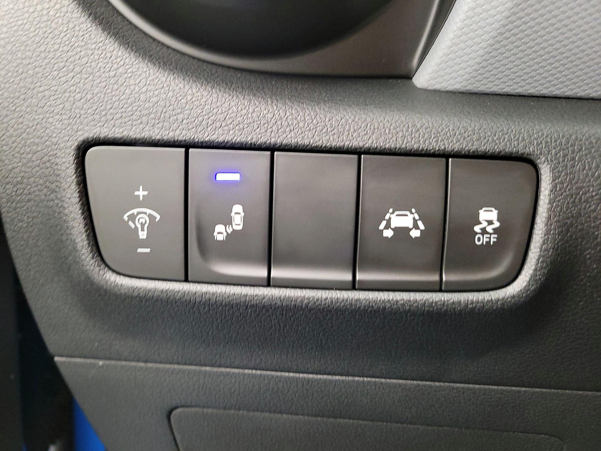 Thumbnail: 2020 Hyundai Kona - 13