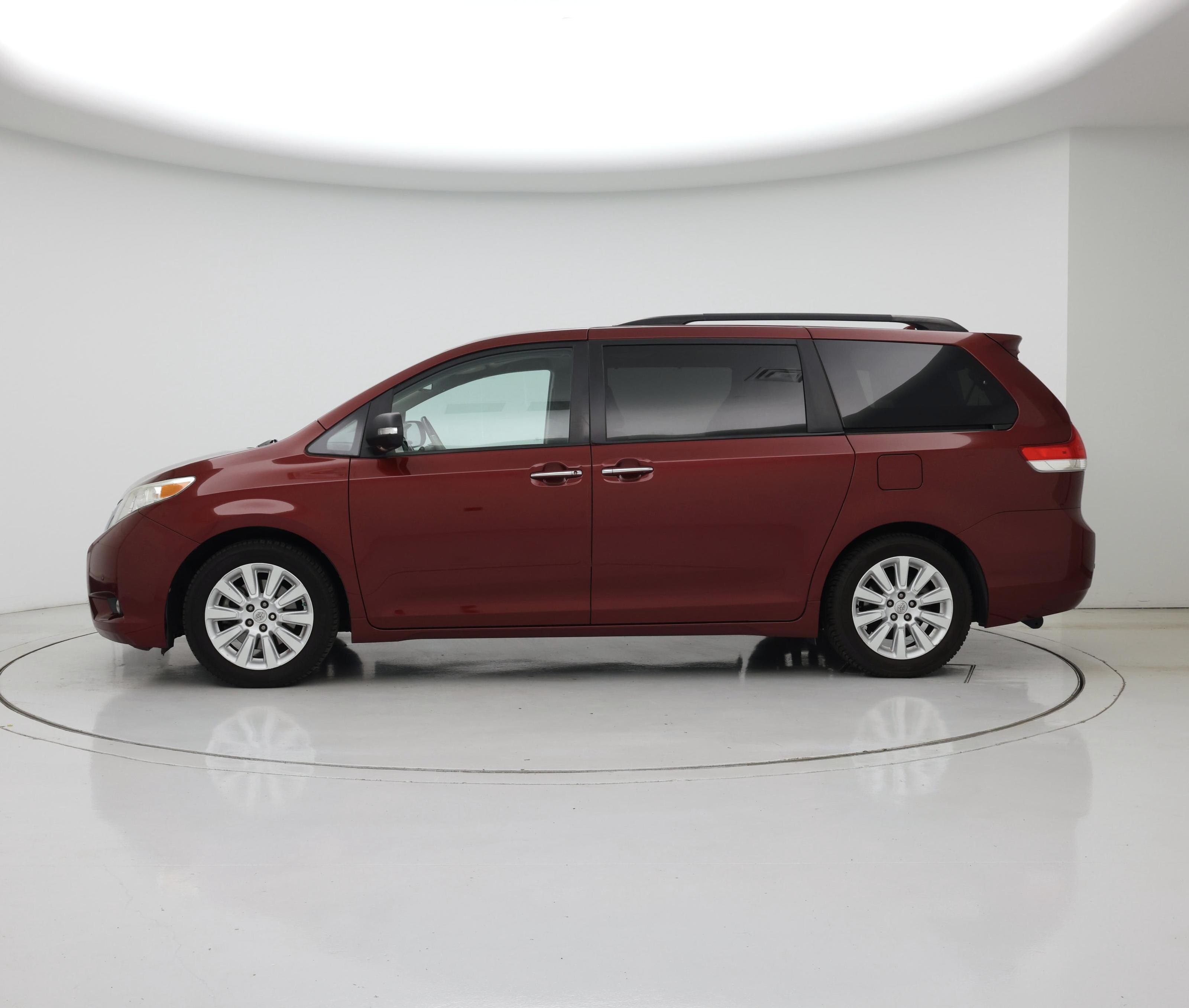 Thumbnail: 2014 Toyota Sienna - 3