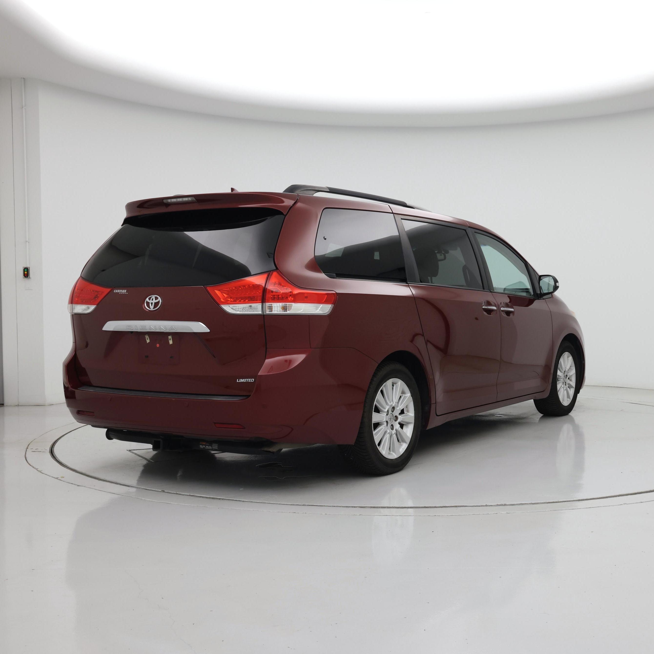 Thumbnail: 2014 Toyota Sienna - 8